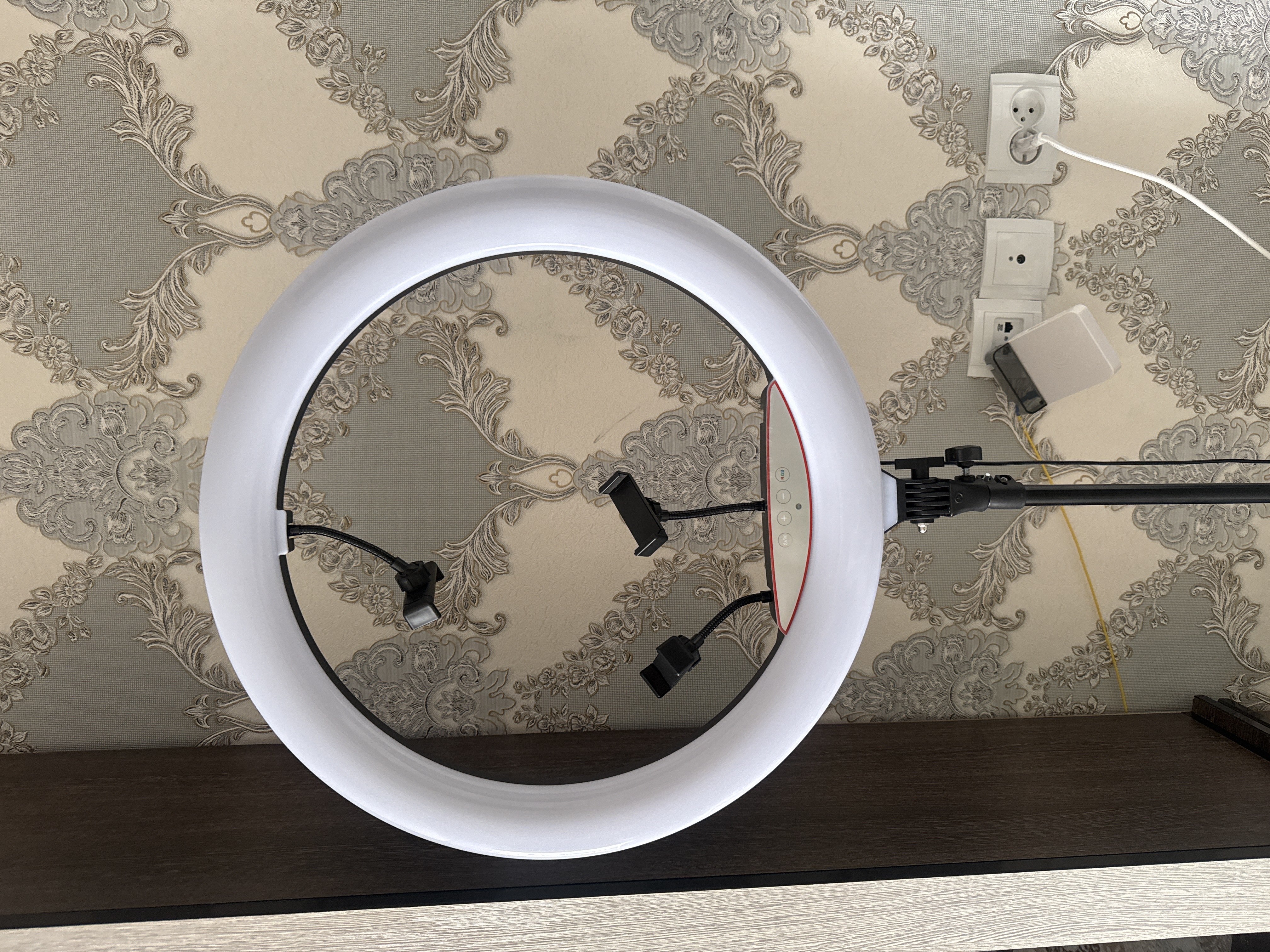 Selfi lampasi, halqali, RGB, LED, shtativ bilan, 210 sm BD 330