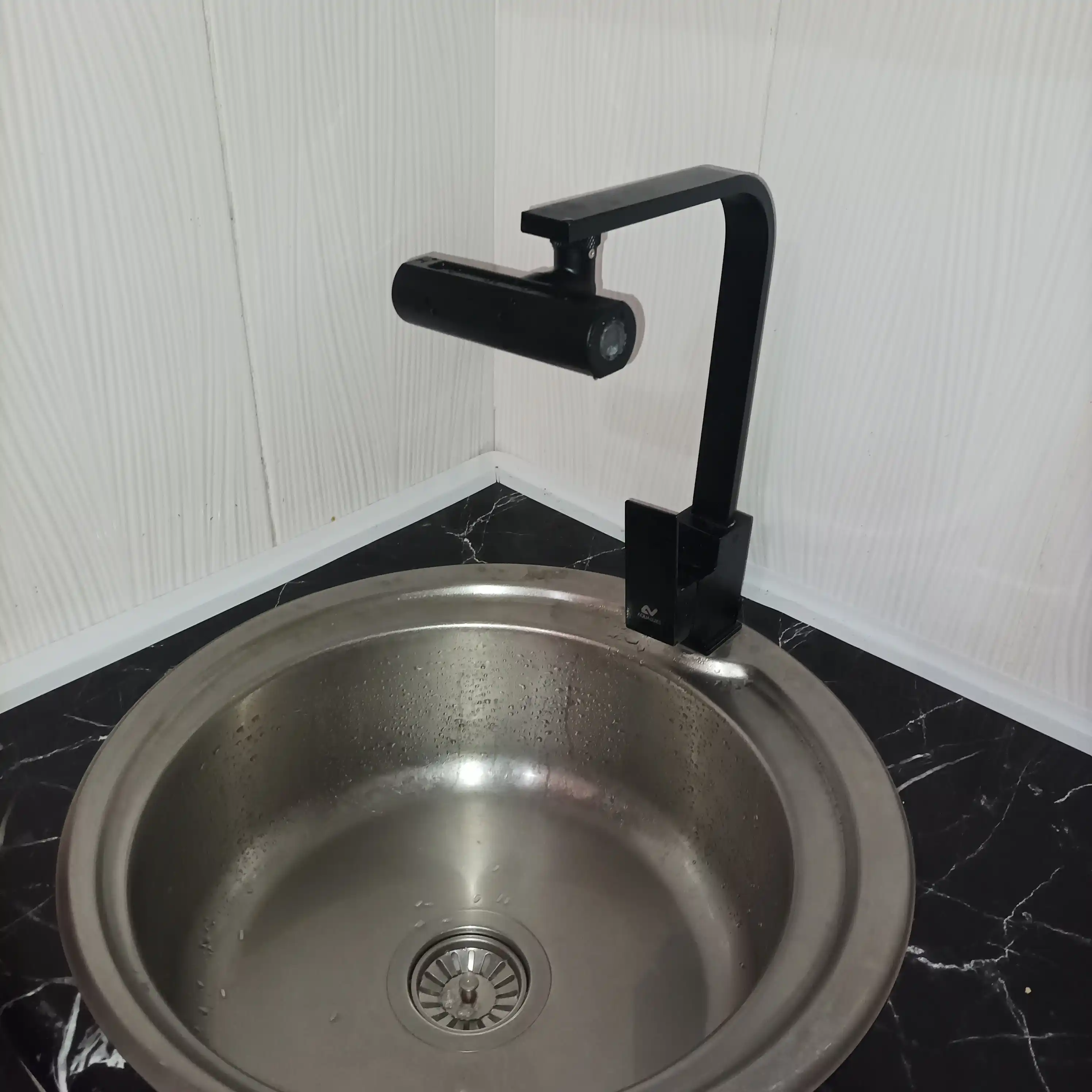 Baland kran nasadkasi, aerator, dush