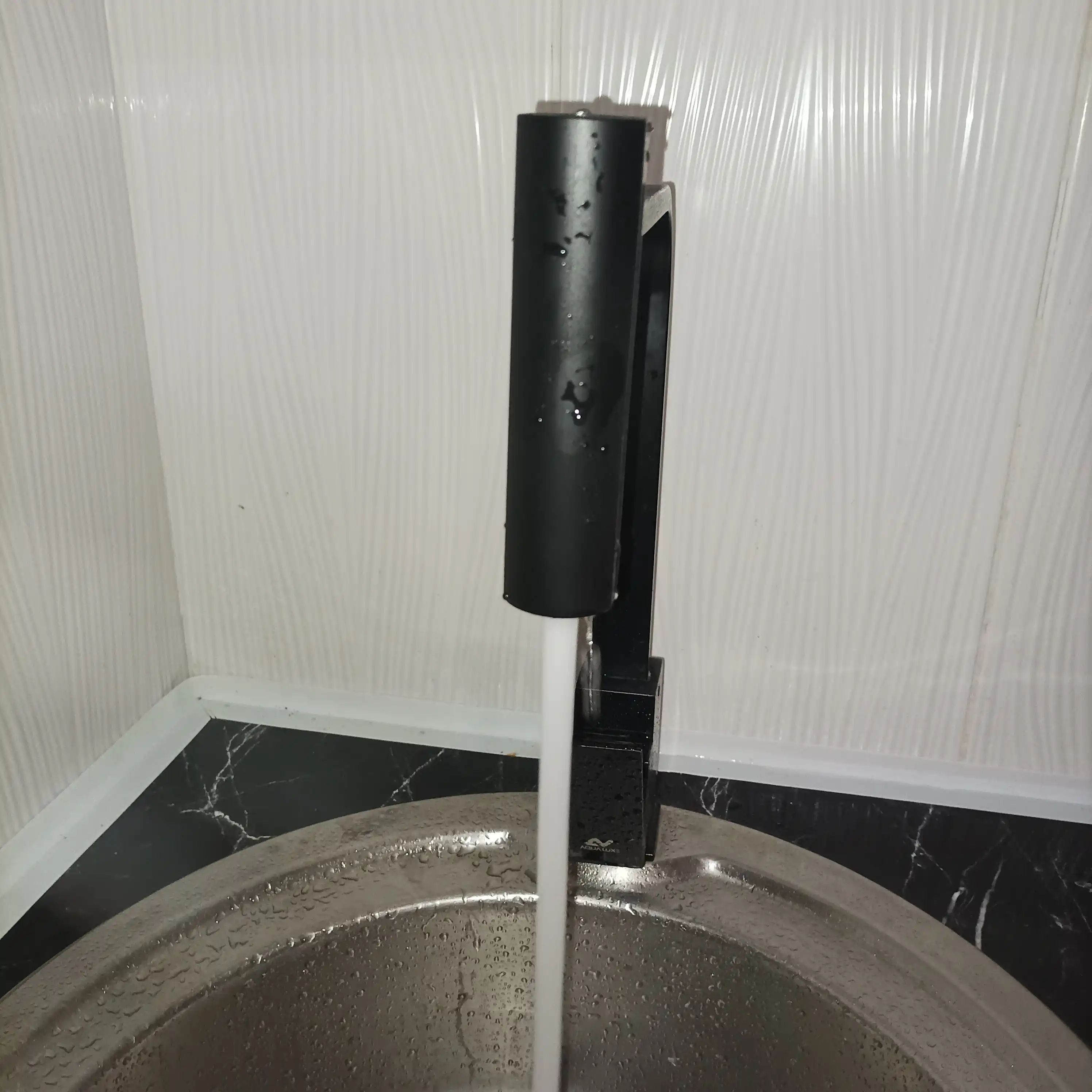 Baland kran nasadkasi, aerator, dush