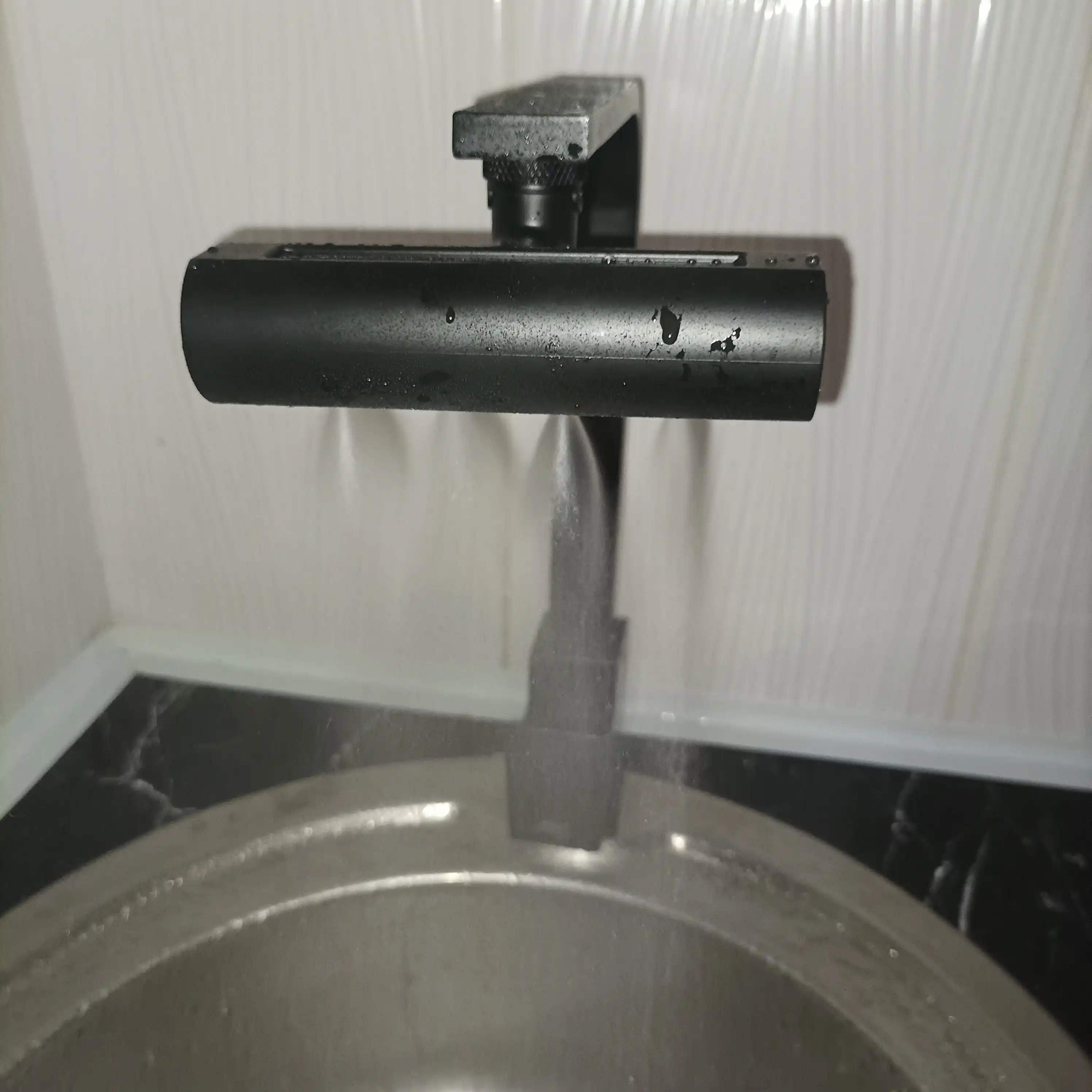 Baland kran nasadkasi, aerator, dush