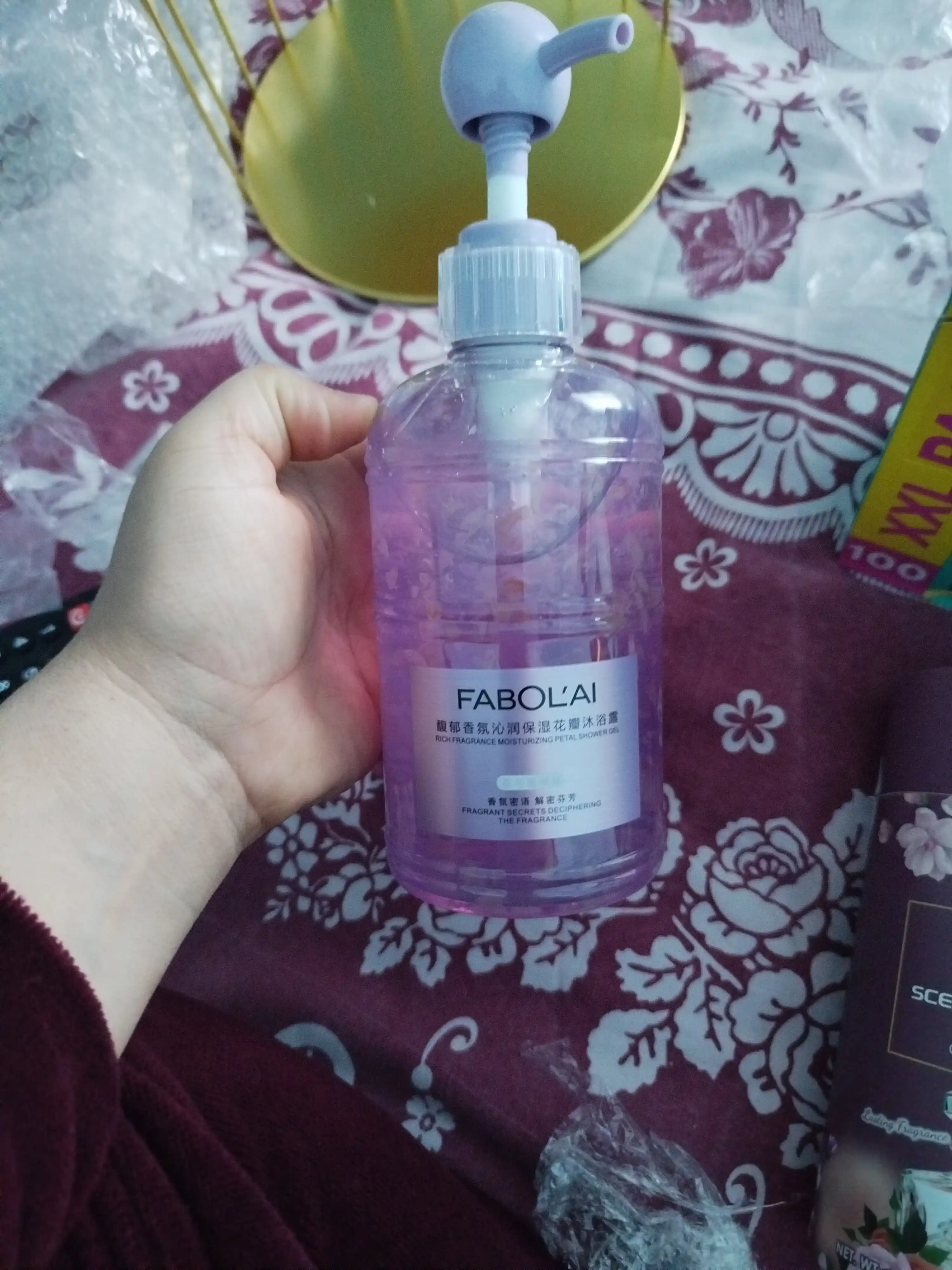 FABOL’AI парфюмeрованный (500мл) гель-скраб для душа Rich Fragrance