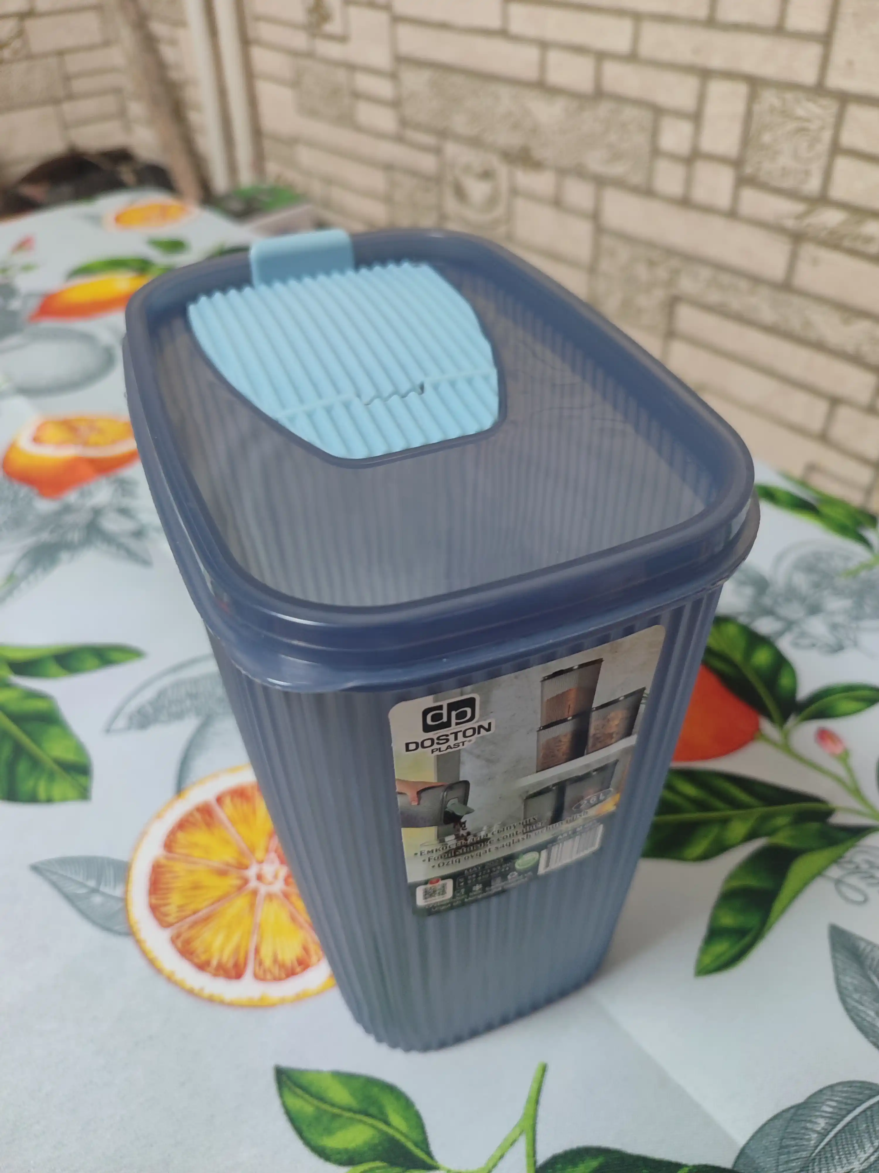 Konteyner plastik quyma mahsulotlar, don, kukun, uy kimyoviy moddalarini saqlash uchun