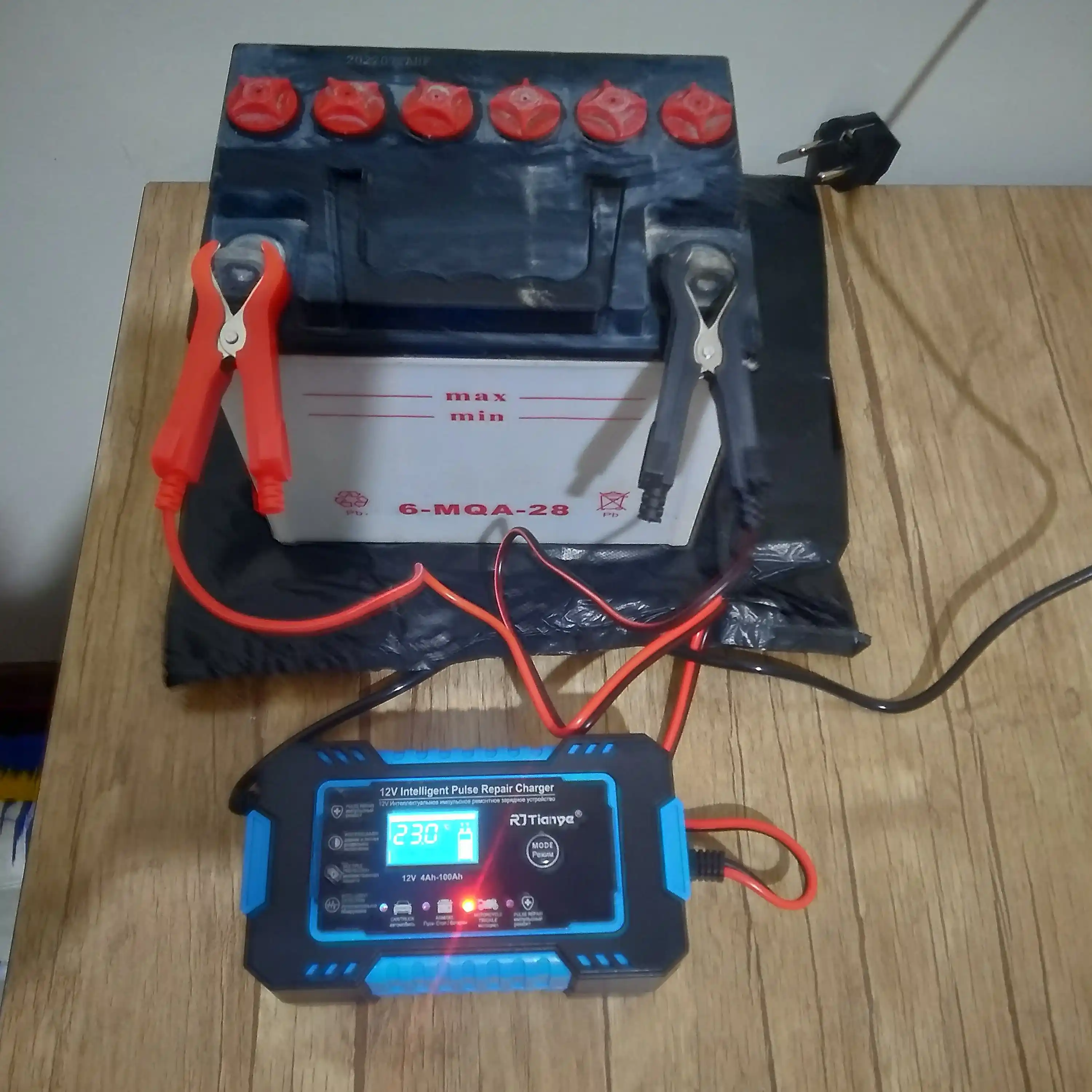 Batareya uchun avtomatik zaryadlovchi, avtomobil 12V, 24V, 6A, 8A, 10A