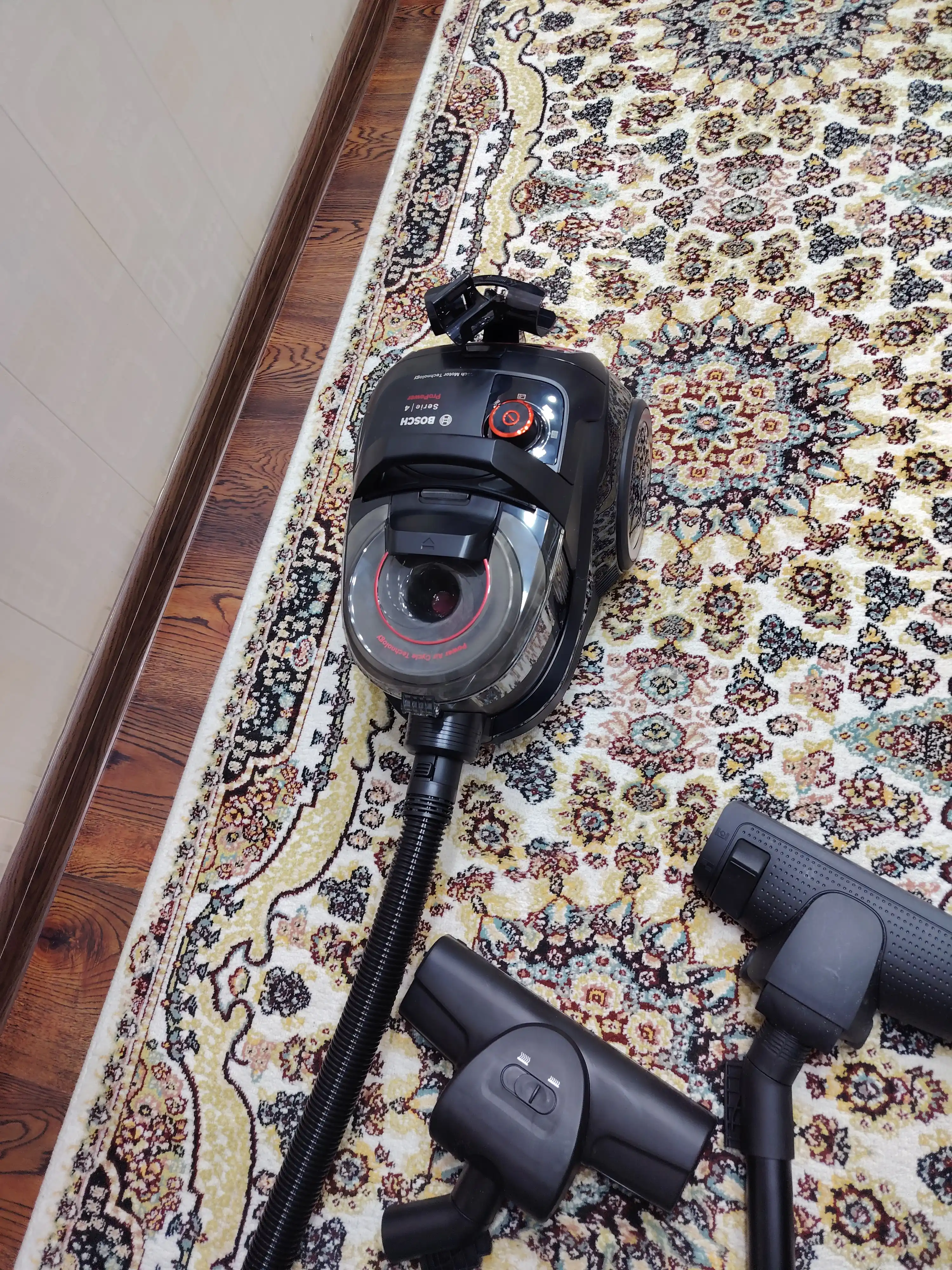 Пылесос Bosch BGS21POW2