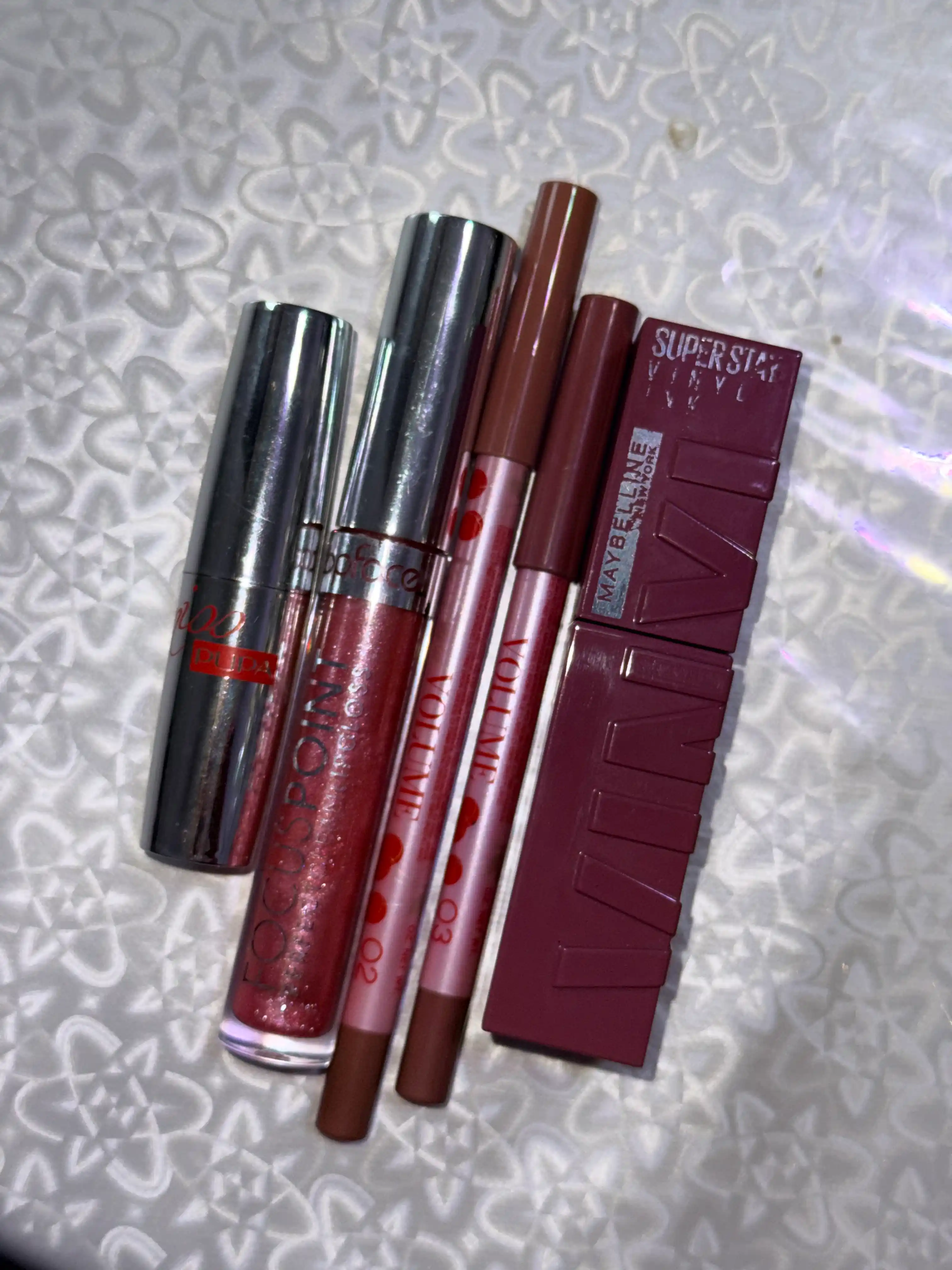 Nude ranglardagi lab bo'yash uchun qalam Vivienne Sabo Le Grand Volume, 20 g