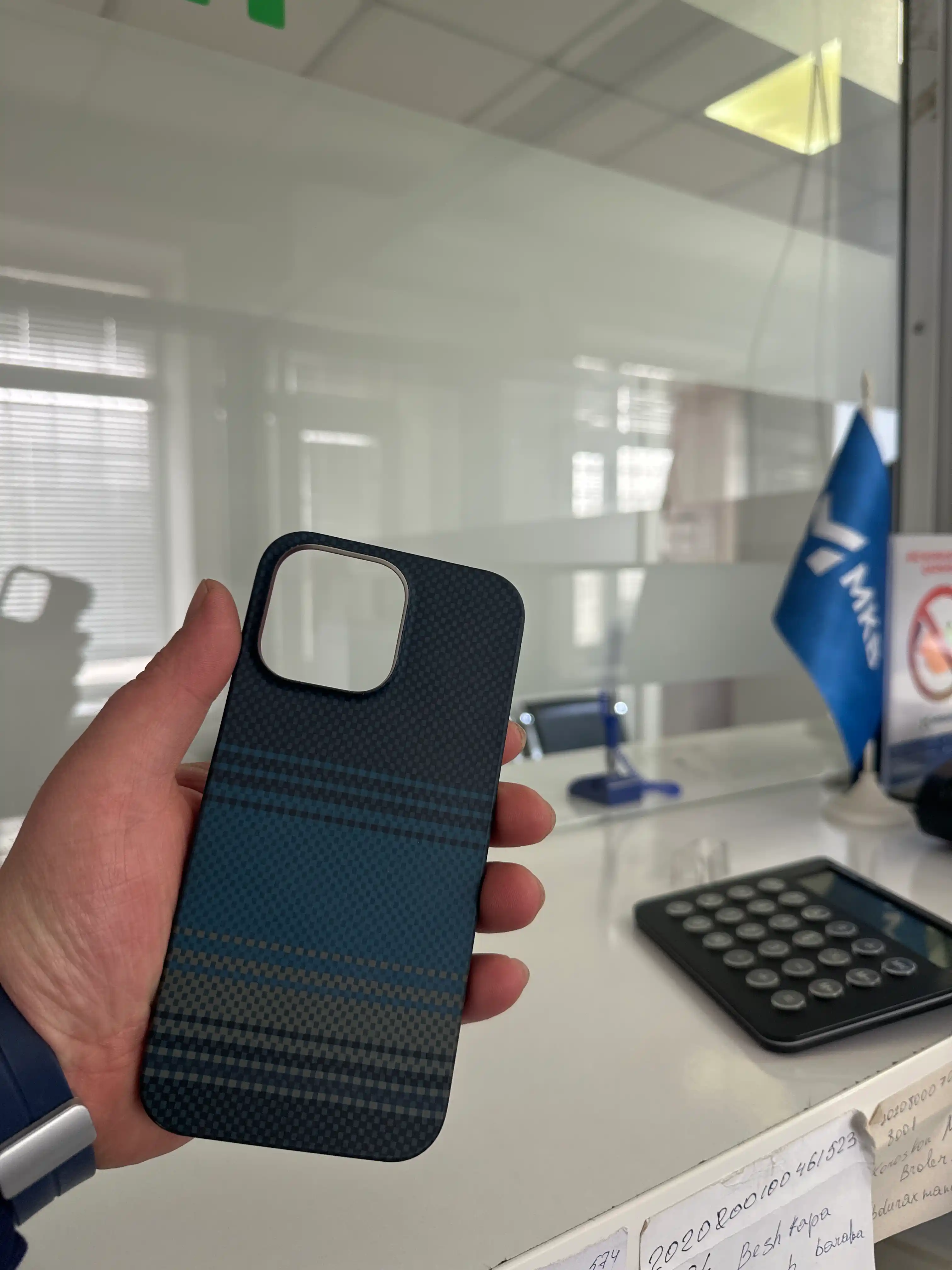 IPhone karbon chexol 13, 14, 15, 16, 17 Pro Max – Ayfon chixol 16, 15, 14, 13, 12 promax
