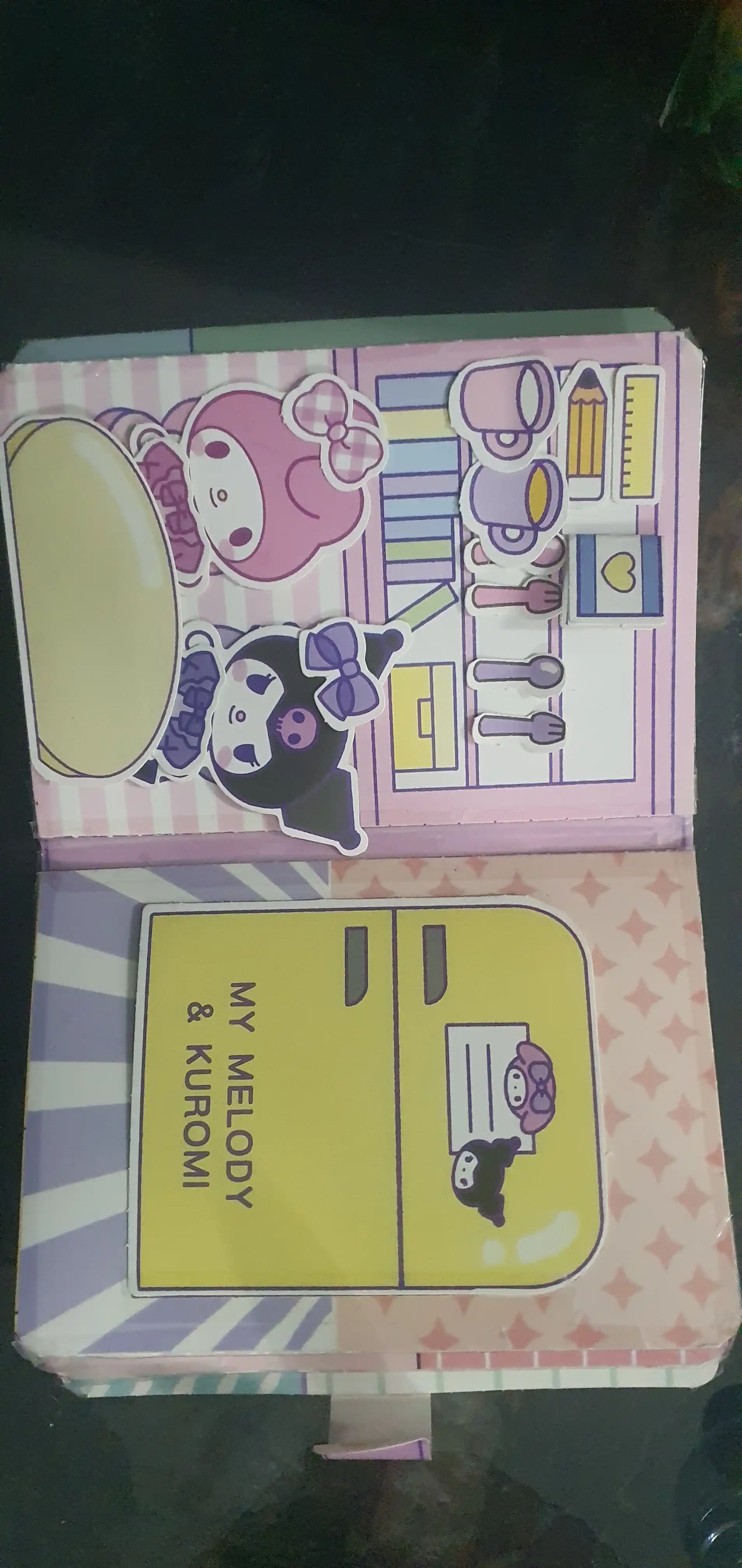 Kuromi и My Melody, книжка-игрушка, кукольный домик из бумаги, стикербук с наклейками
