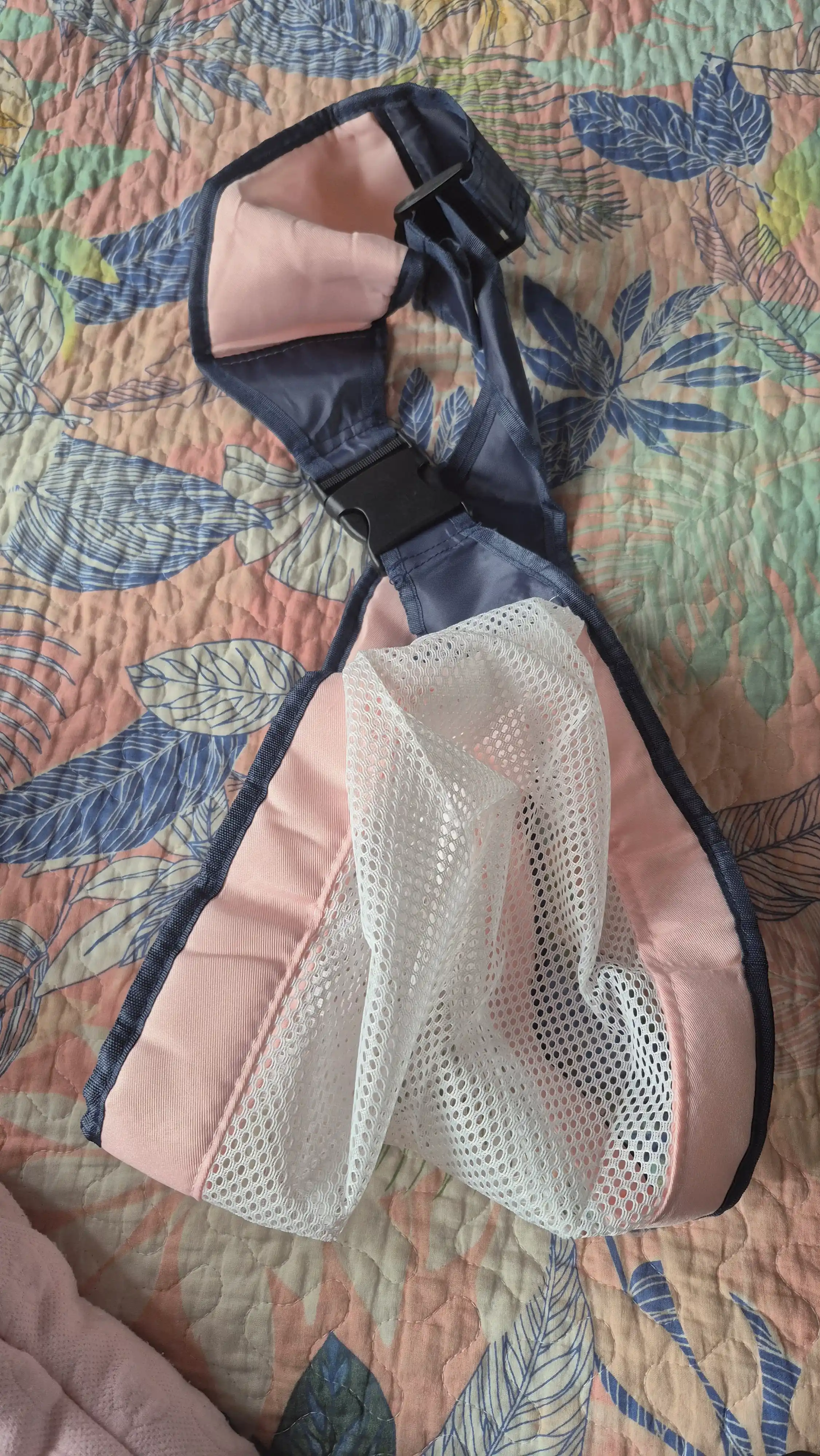 Chaqaloq ko'tarish uchun sling, osib olish sumkasi