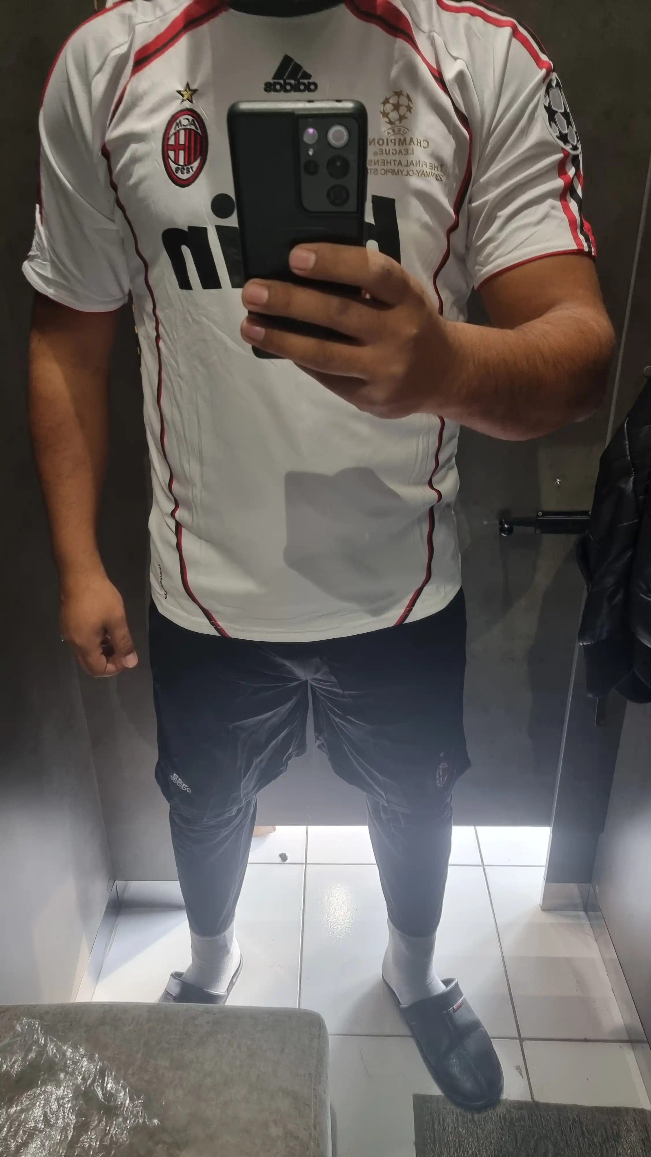 Milan, "Real Madrid", "Barselona", "Arsenal", "Angliya" retro futbol formalari