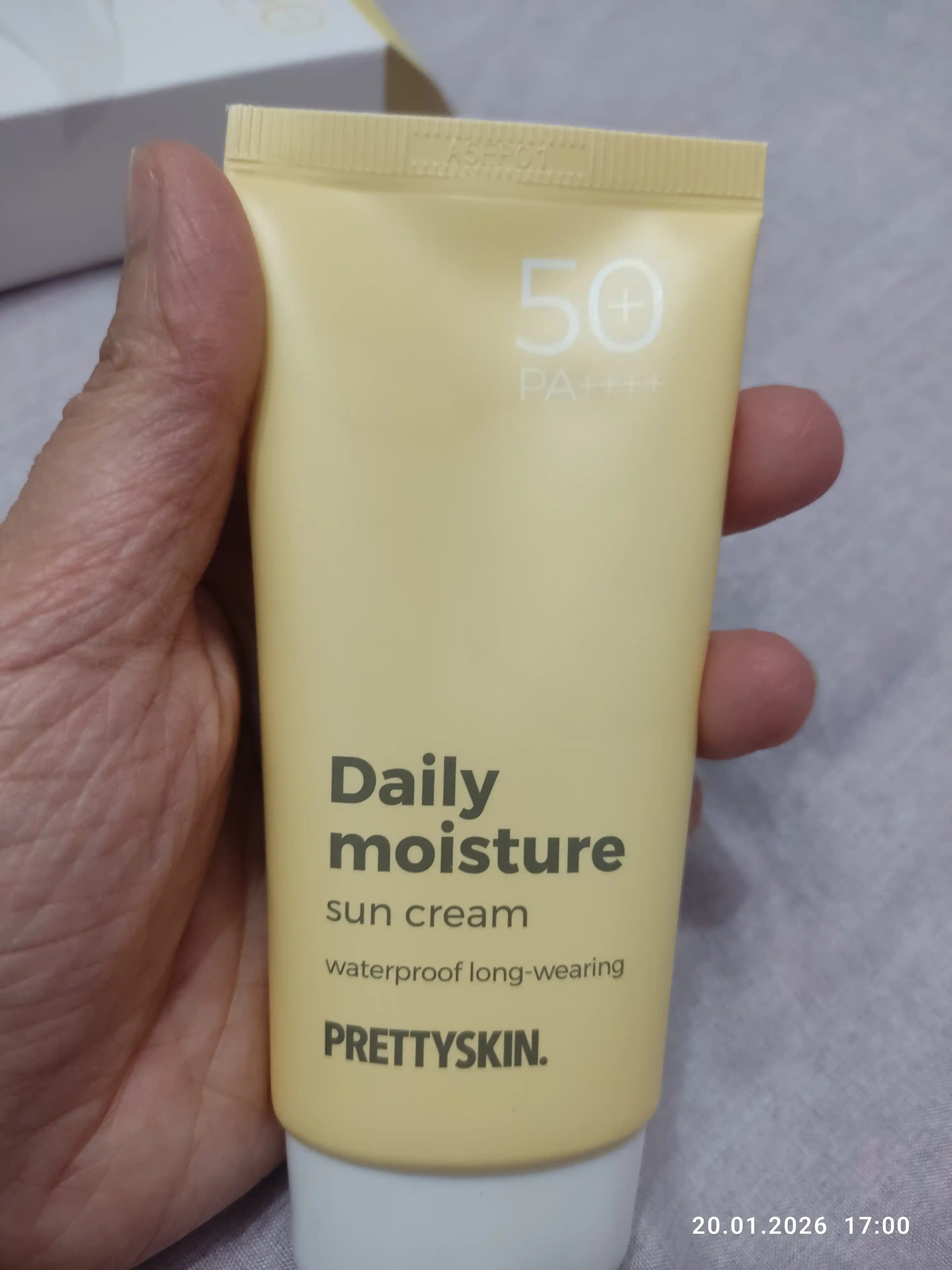 Pretty Skin Yuz uchun namlovchi, quyoshdan himoyalovchi krem SPF50+ PA++++ 4 xil, 70 ml
