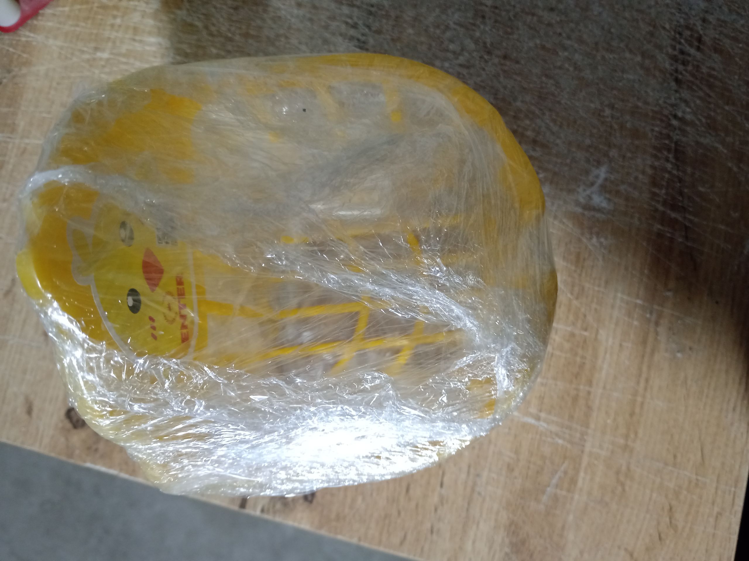Tualet qog‘ozi ushlagichi jo‘ja dizaynli, devorga o‘rnatiladigan, plastik
