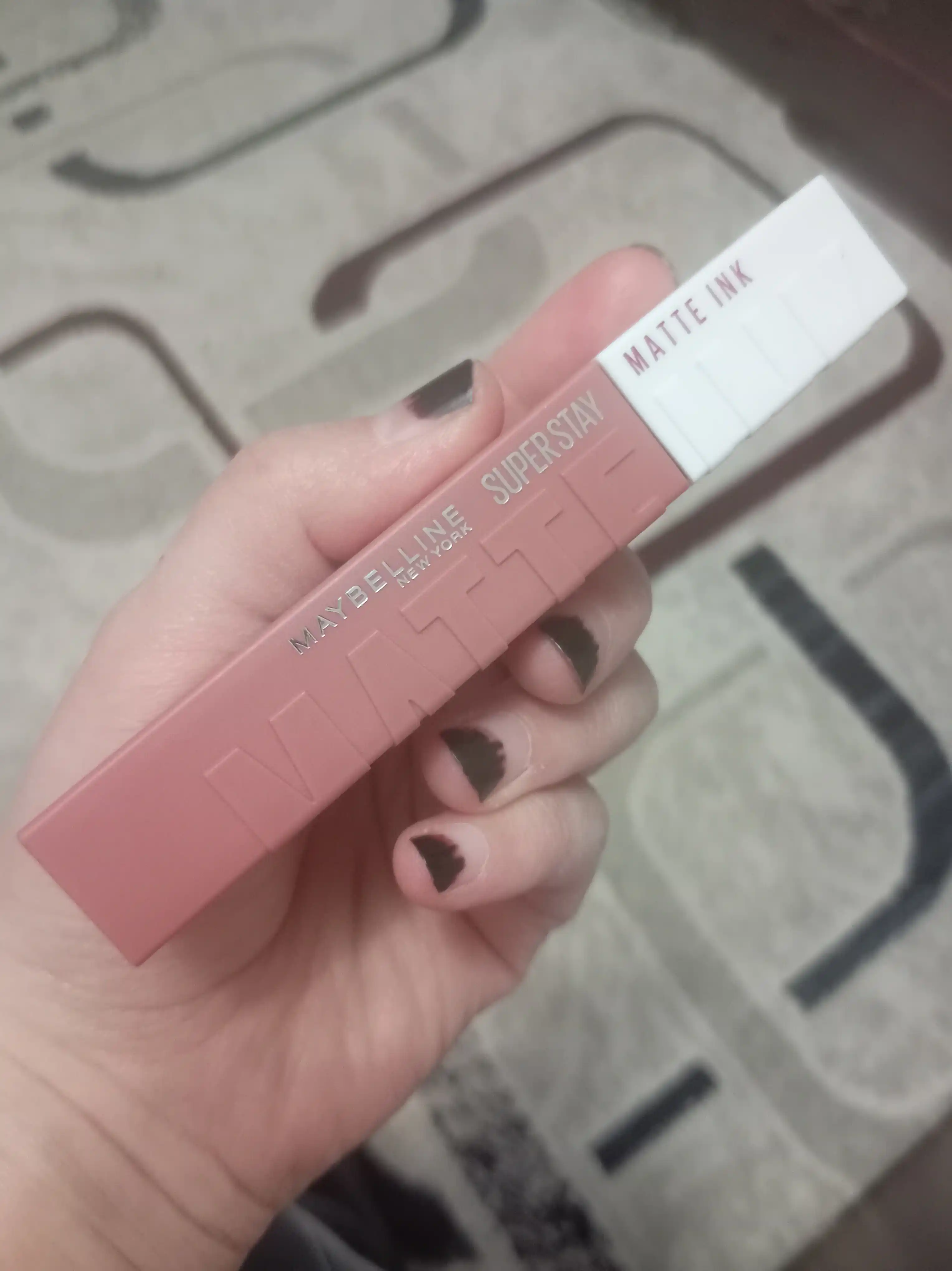 Suyuq matli lab bo'yog'i Maybelline New York "Super Stay Matte Ink", soya 65, Beg'araz, 5 ml