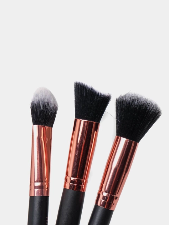 ZOEVA Professional Makiyaj Cho‘tkalari To‘plami, Kosmetichka bilan (To‘liq set)