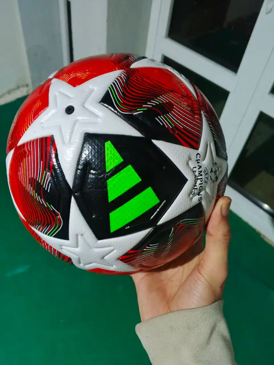 Futbol to'pi Chempionlar ligasi 2025