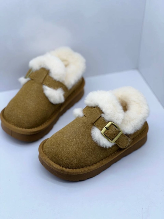Детские зимние угги с мехом и пряжкой