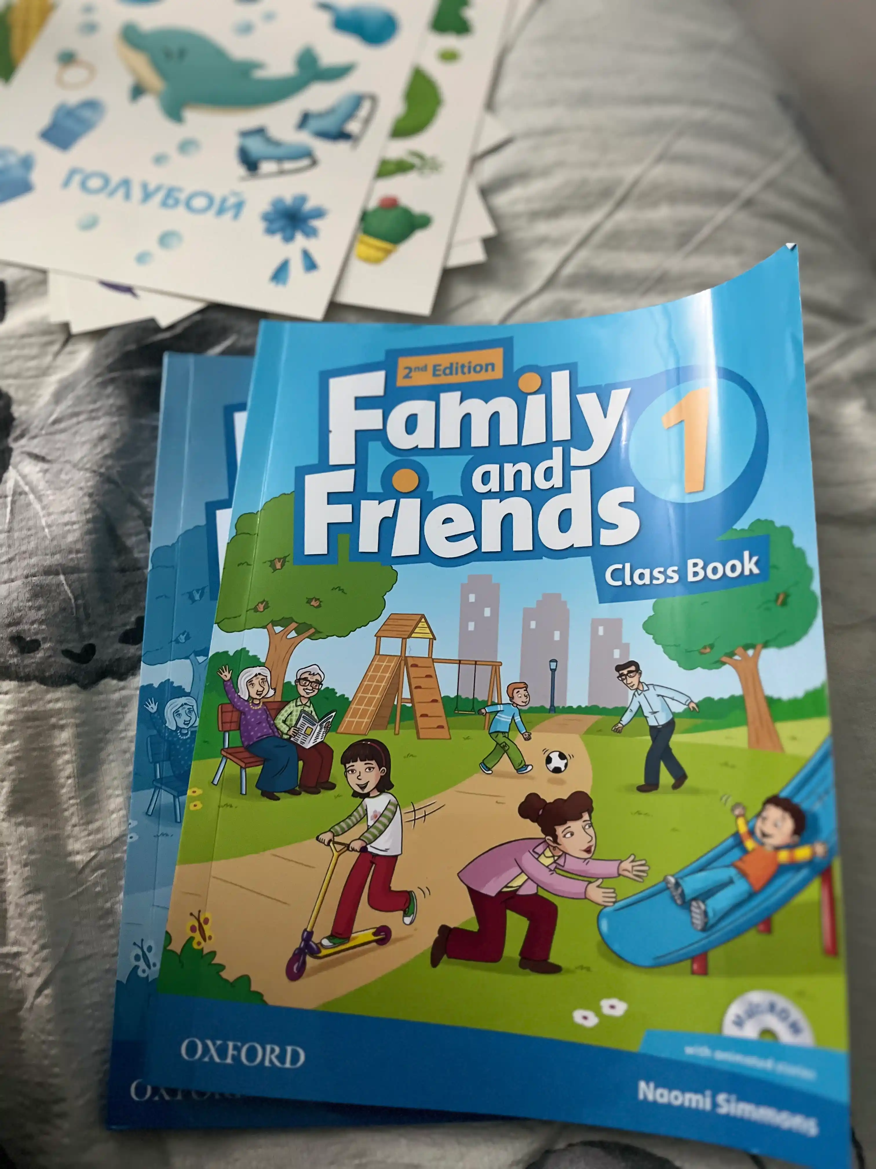 Familiy and Friends 1, 2, 3, 4, 5, Class Book va Workbook;Naomi Simmons
