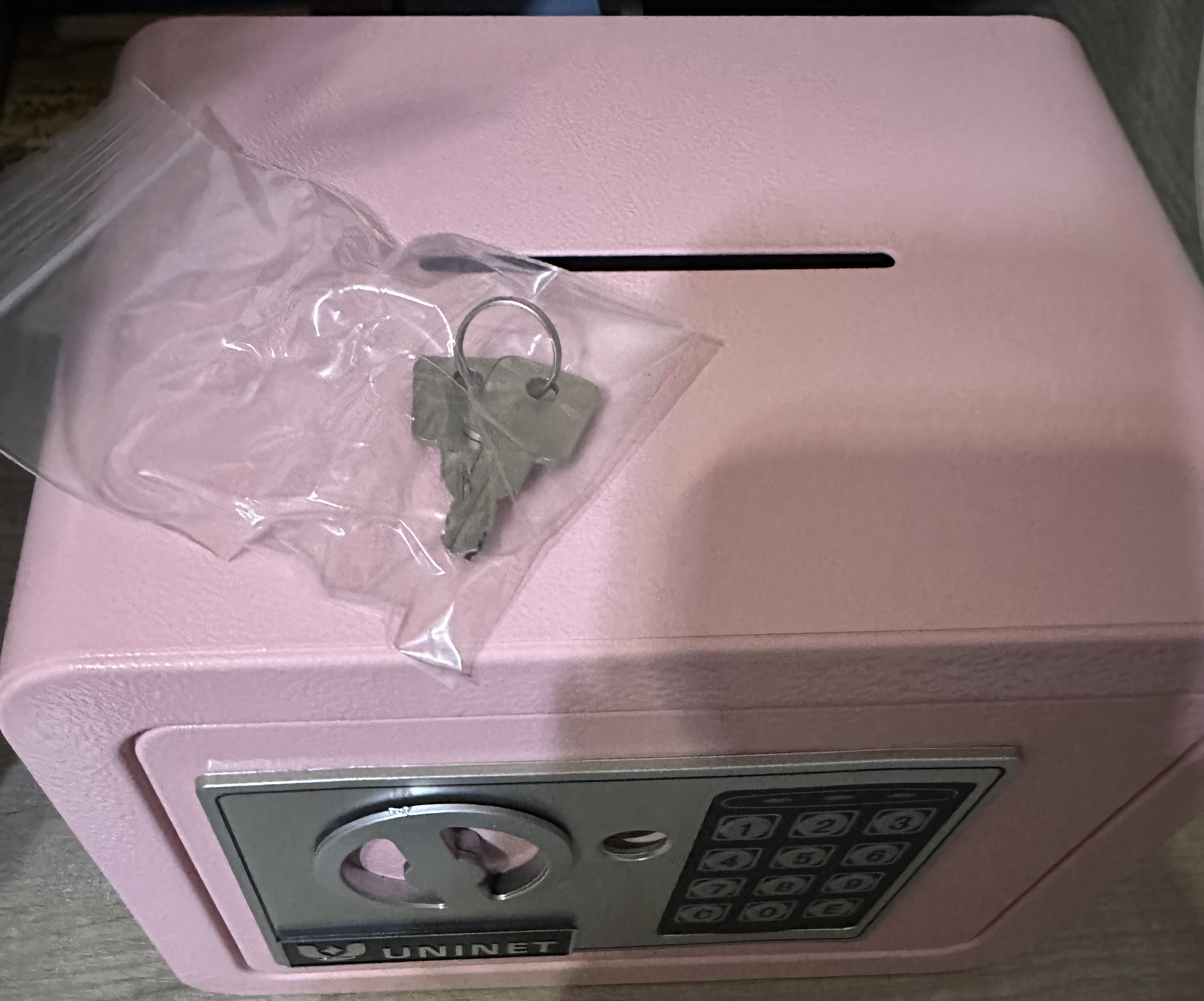 Uy va ofis uchun elektron mini seyf, ochish uchun kalit va parol, olcham: 17 * 23 * 17