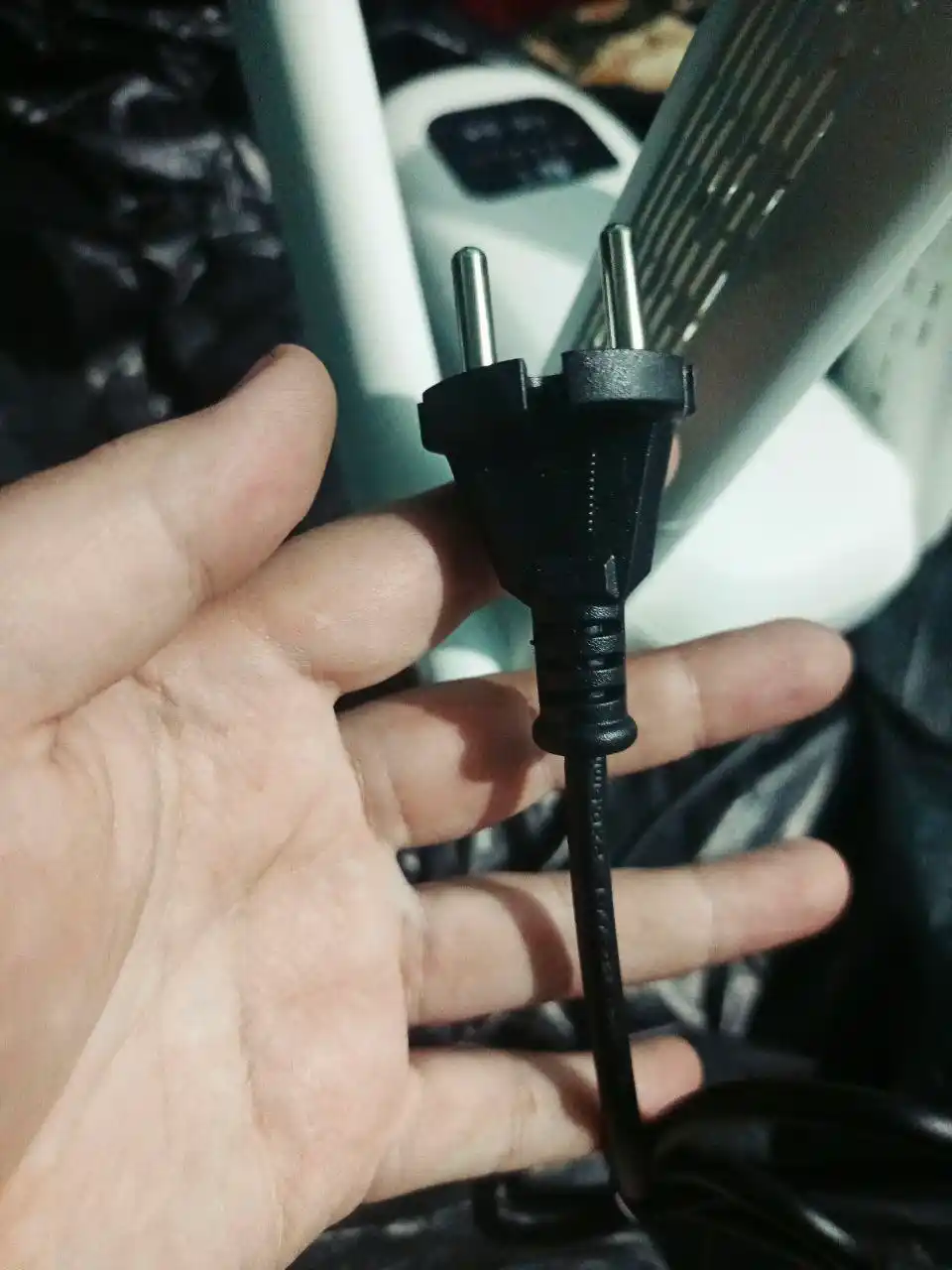 Poyabzal va qo‘lqoplar uchun elektr quritgich, antibakterial, juft tutqichli