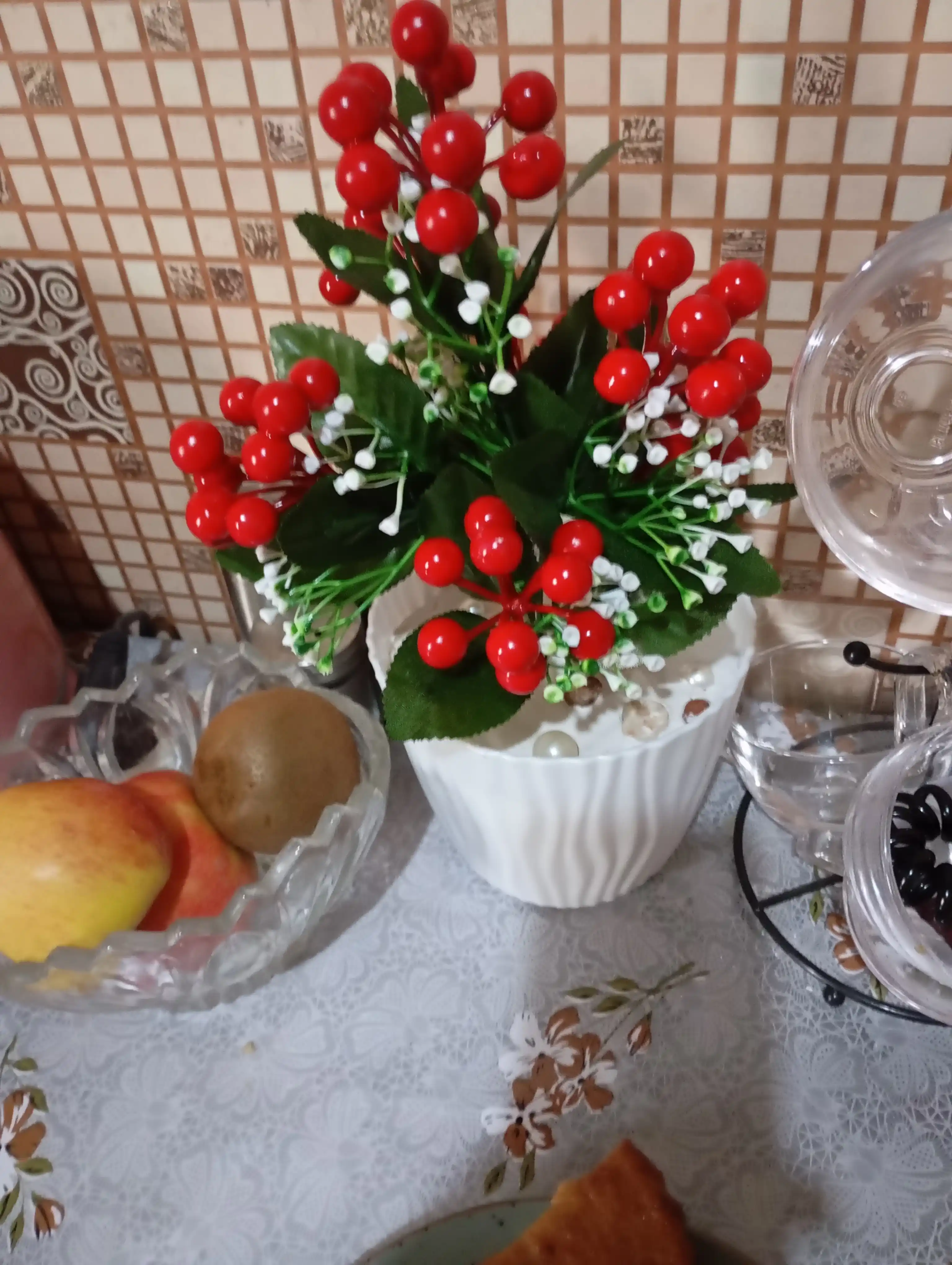 Искусственные цветы, рябина, ландыш, хризантема