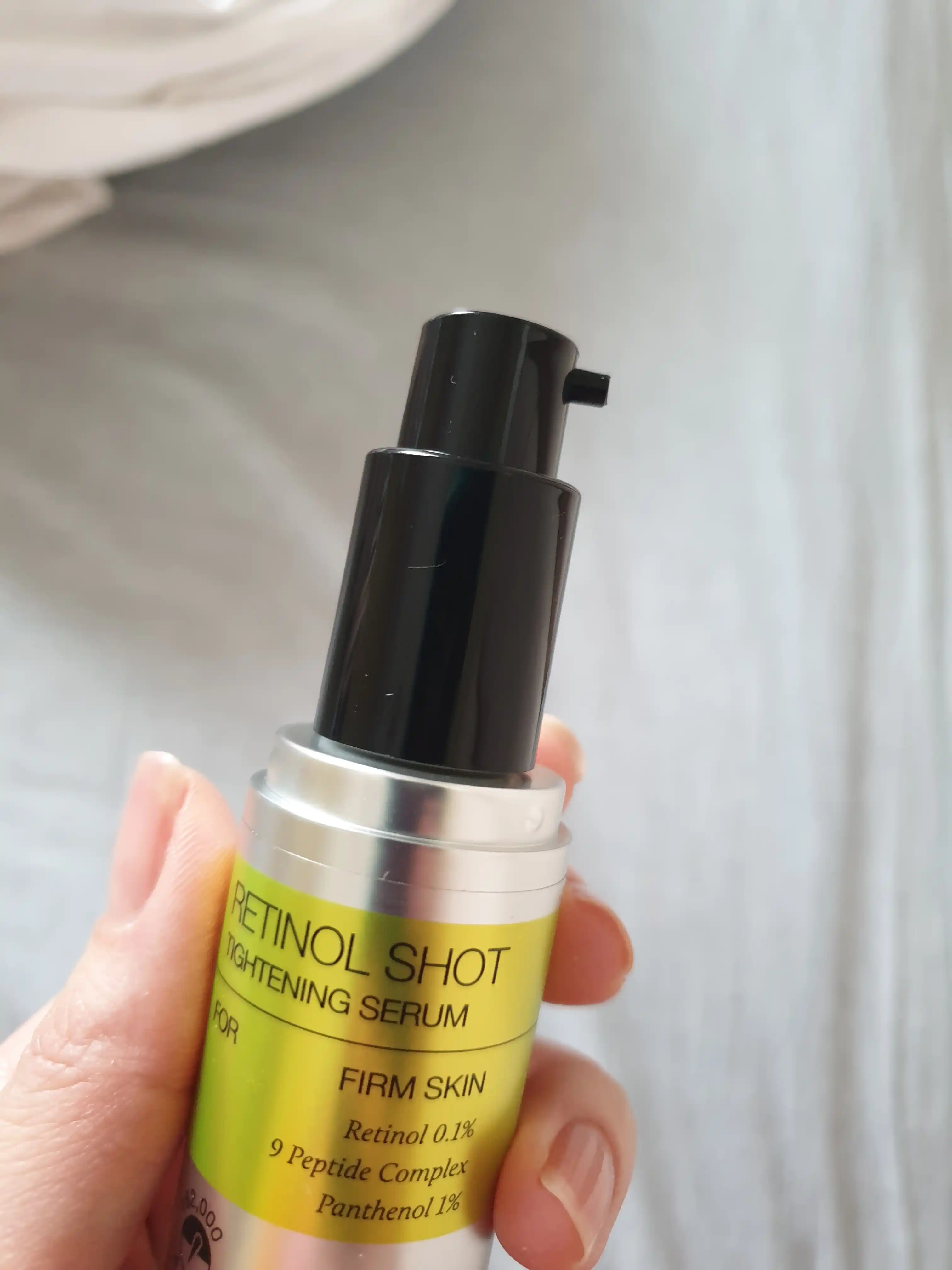 Retinol va mikroignalar bilan Celimax The Vita-A Retinol Shot Tightening Serum