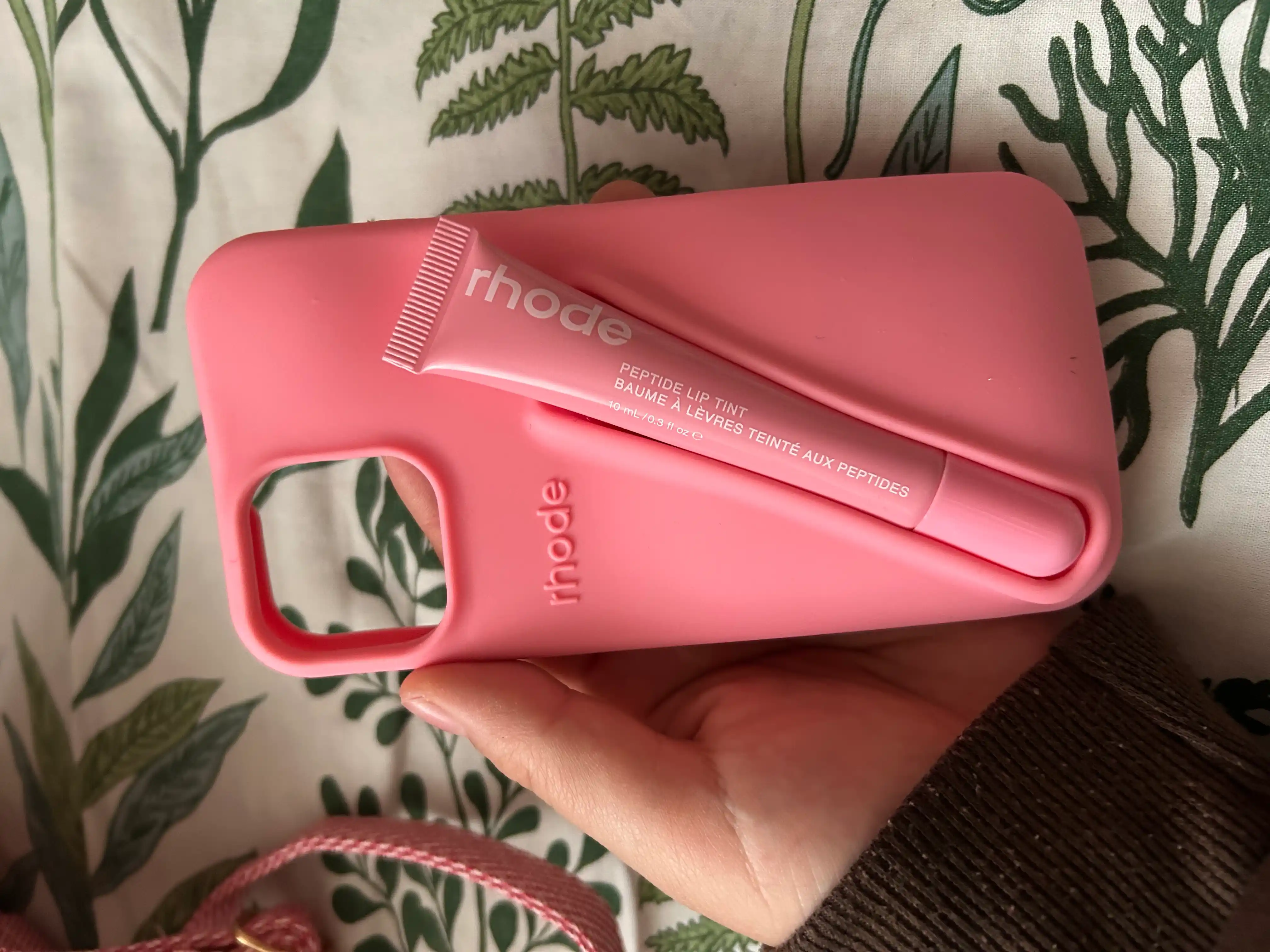 Chexol iPhone 14,15, Pro, Max, Plus uchun