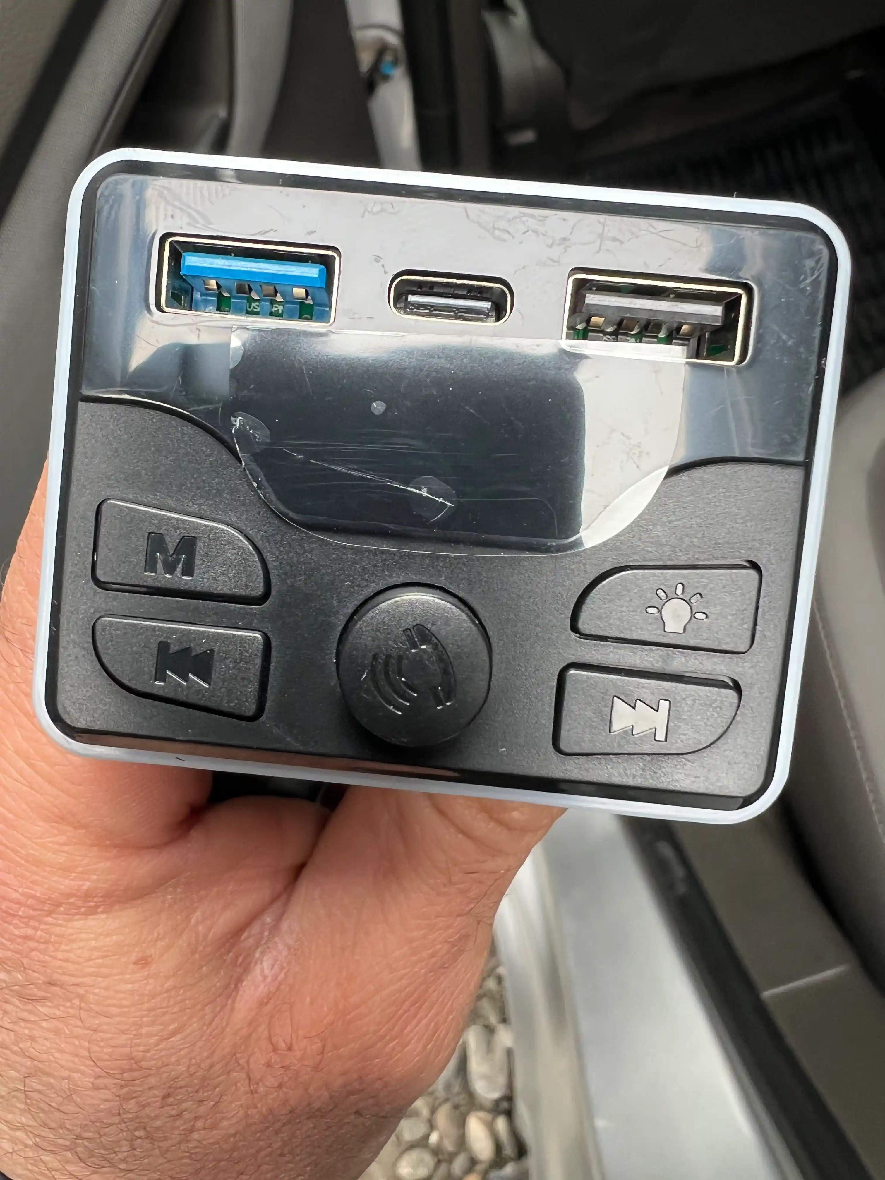 M51 simsiz FM transmitter, avtomobil uchun MP3 pleer, zaryatchik, quvvatlagich