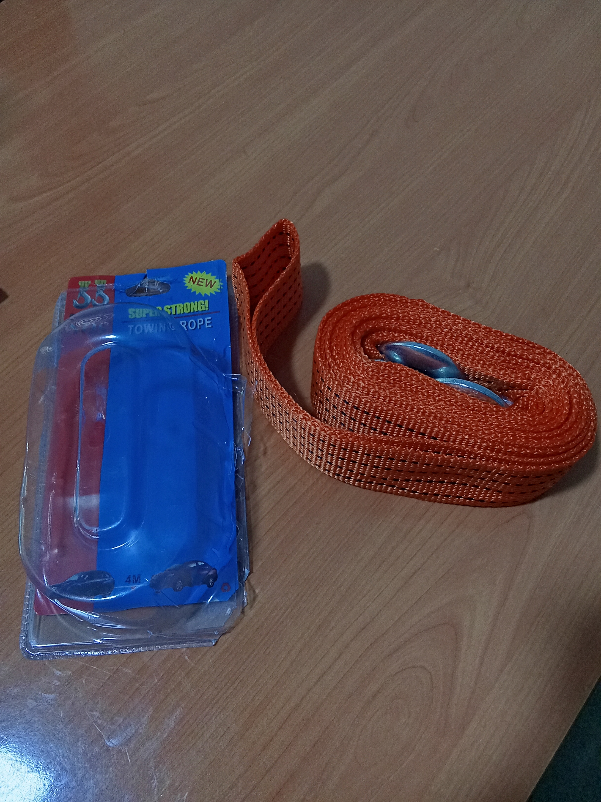 Avtomobil shatakka olish uchun tros, ikki ilgaklari bilan, 5 tonn gacha, uzunligi 4 m