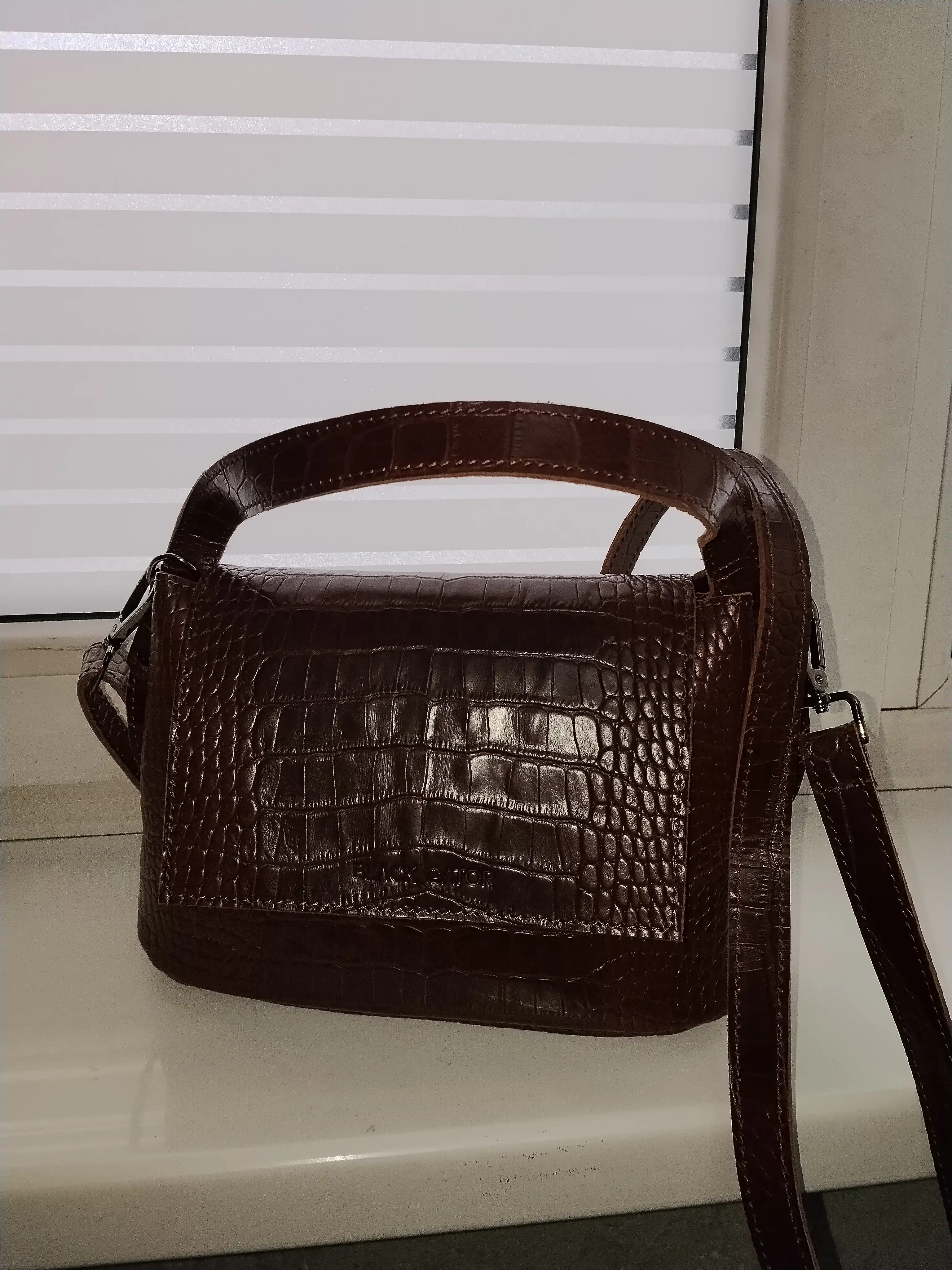 Ayollar sumkasi tabiiy charmdan Black Gator