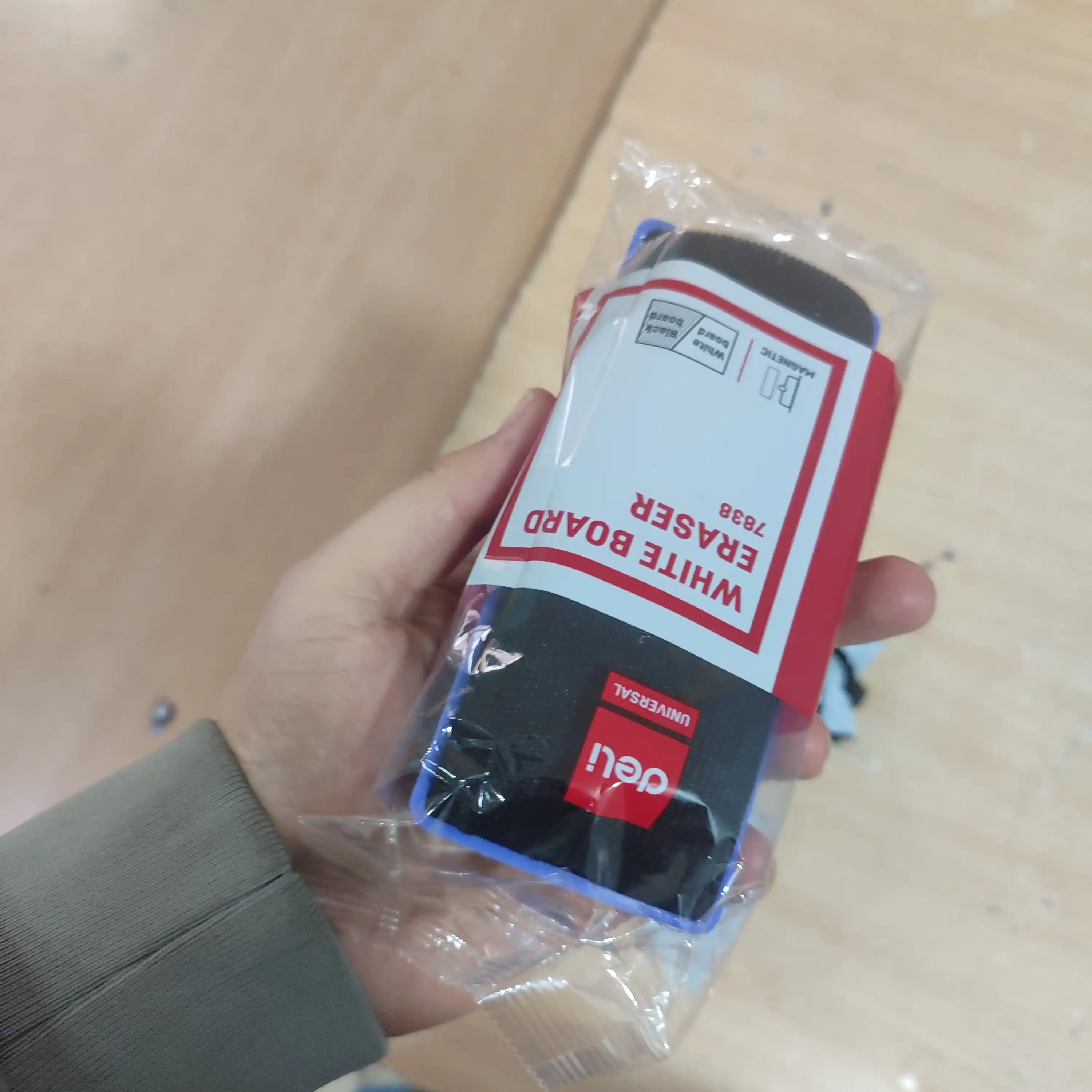Губка для доски "Deli E7838"