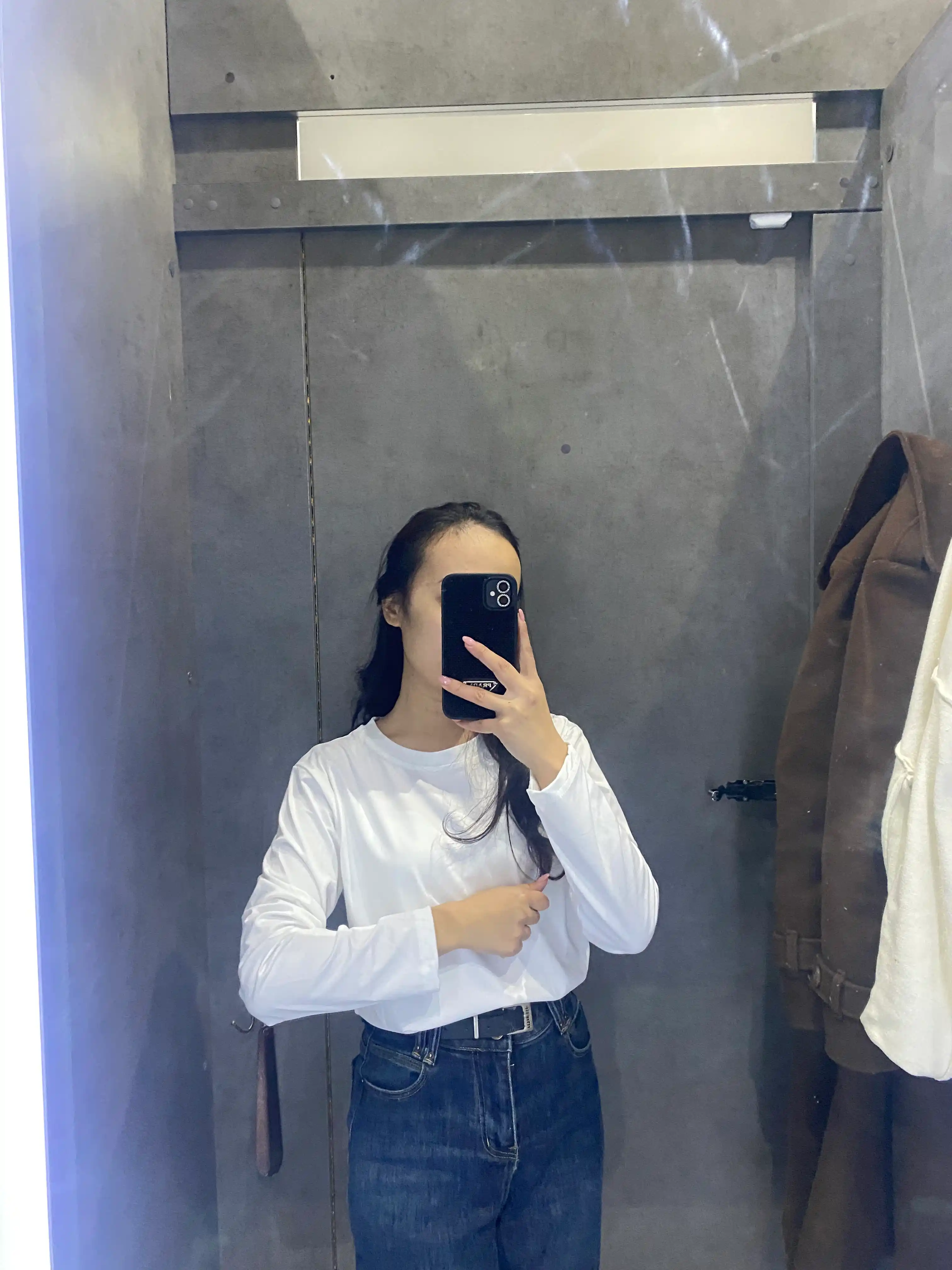 Ayollar va qizlar uchun oq va qora longslivlar, uzun yengli 