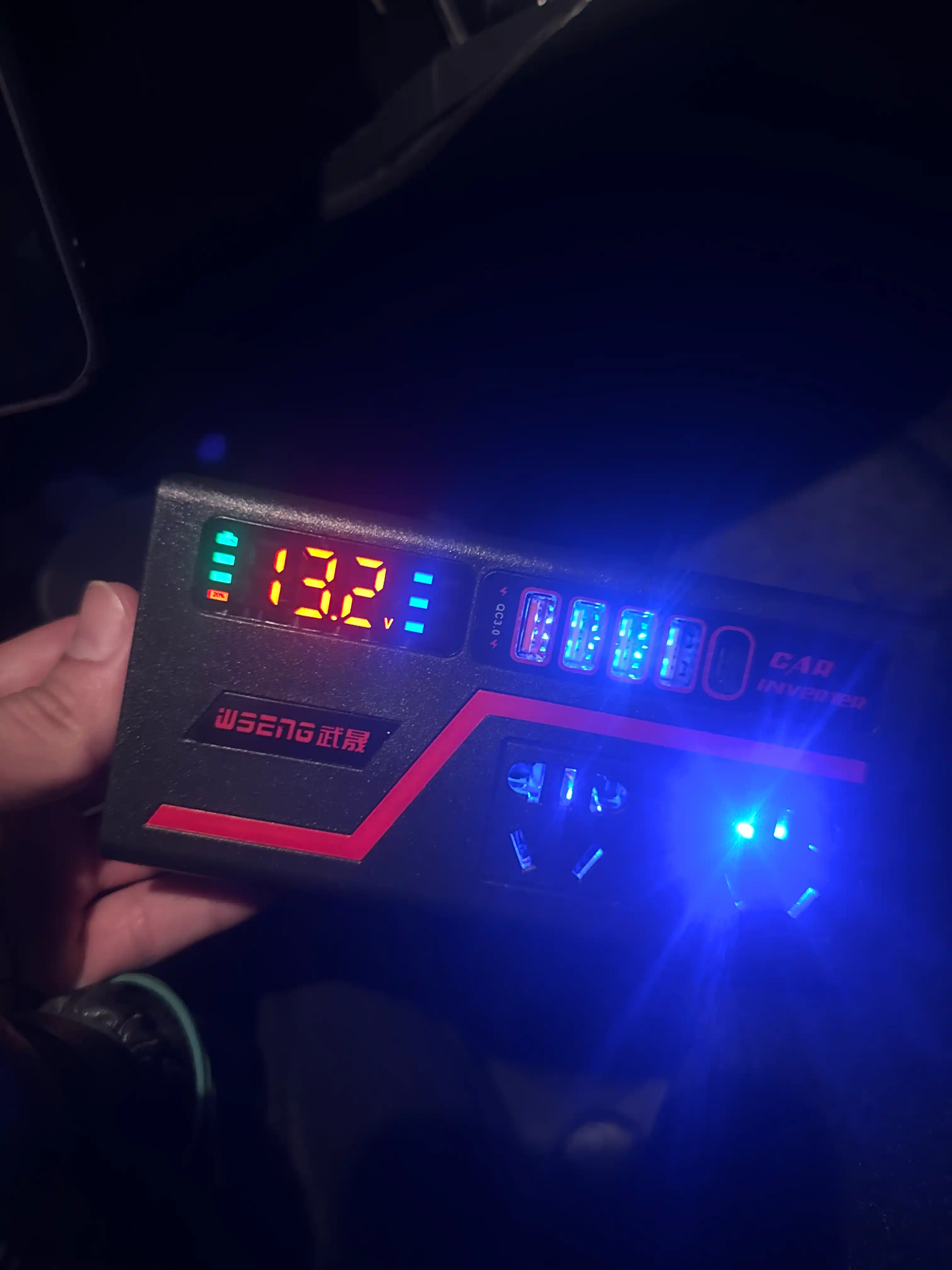 Avtomobil invertori 12V/24V → 220V — tez quvvatlovchi (yuk va yengil avtomobillar uchun)