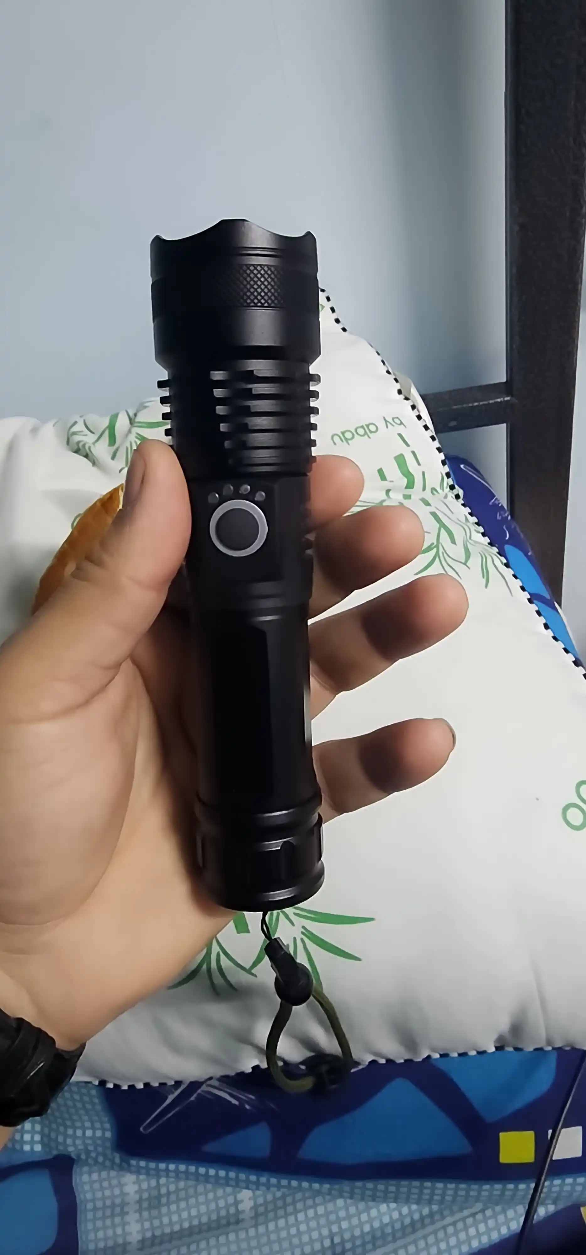 Qo'l chirog'i, LED, qayta zaryadlanuvchi, Zoom effekti bilan