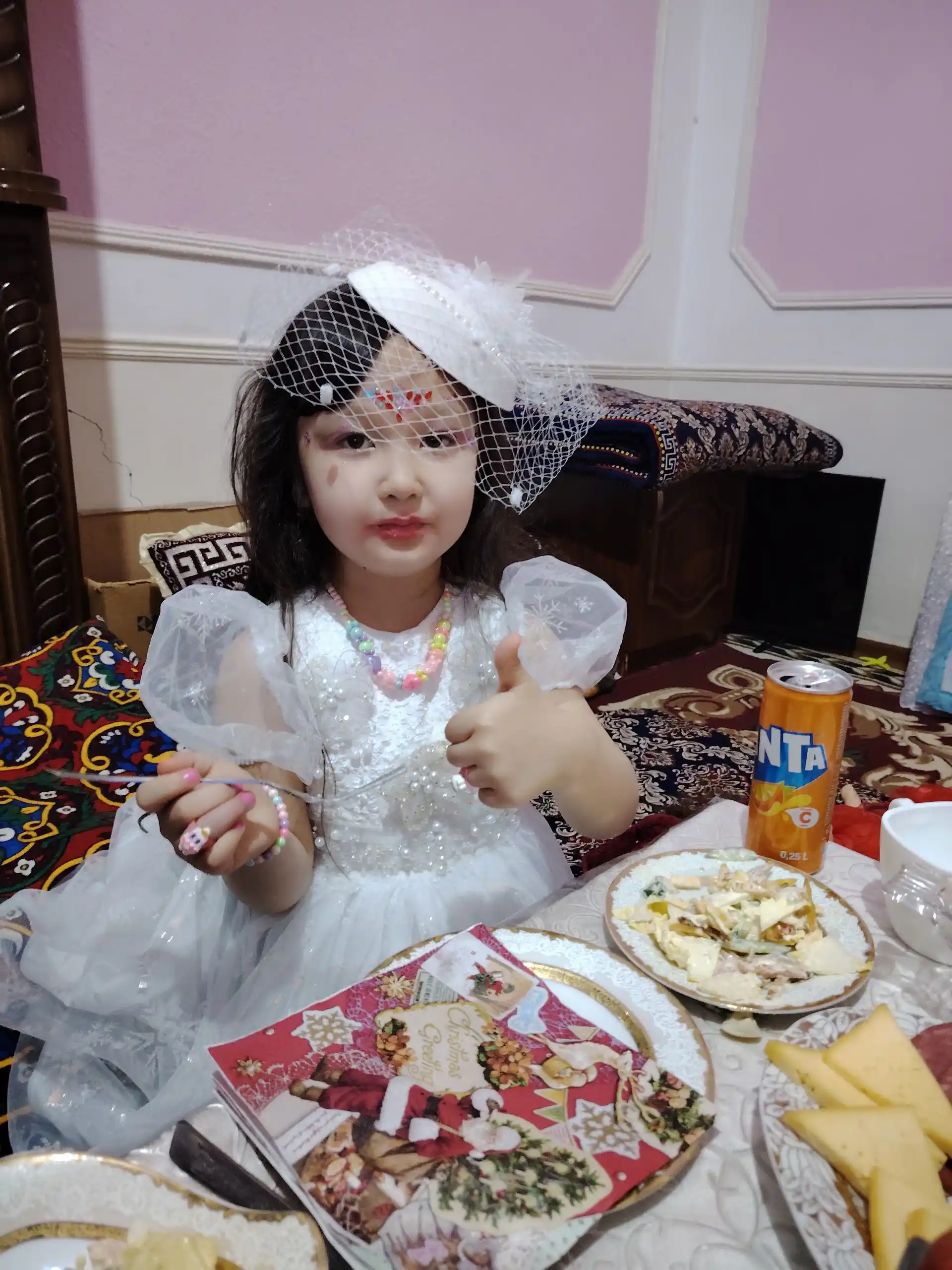 Gulli to'rli mini shlyapa