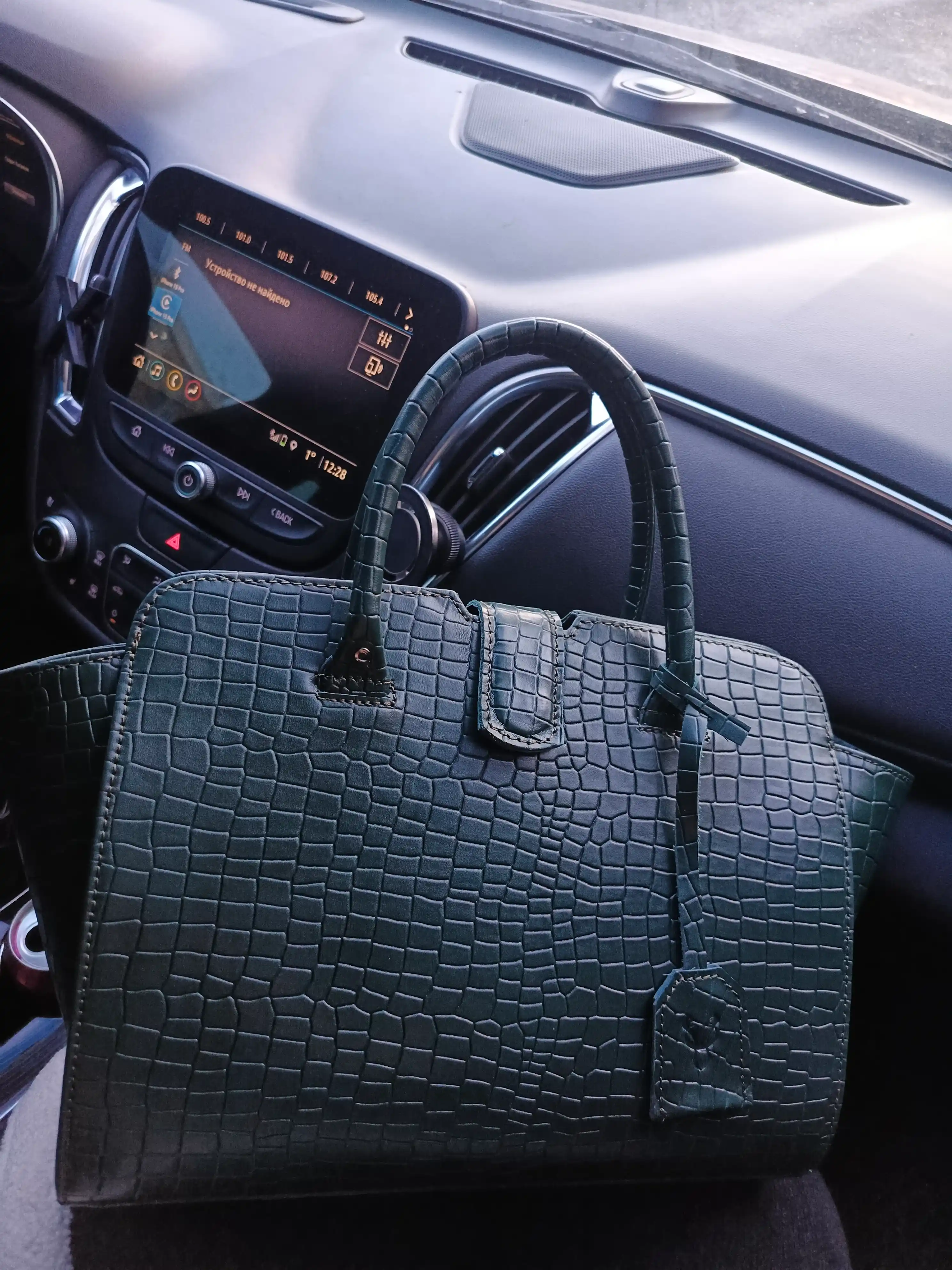 Ayollar sumkasi tabiiy charmdan Black Gator