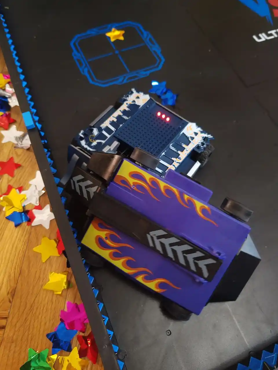 Robot mashinalar jangi, to‘plam 2 donali, robot arena, pultli boshqaruv mashinasi