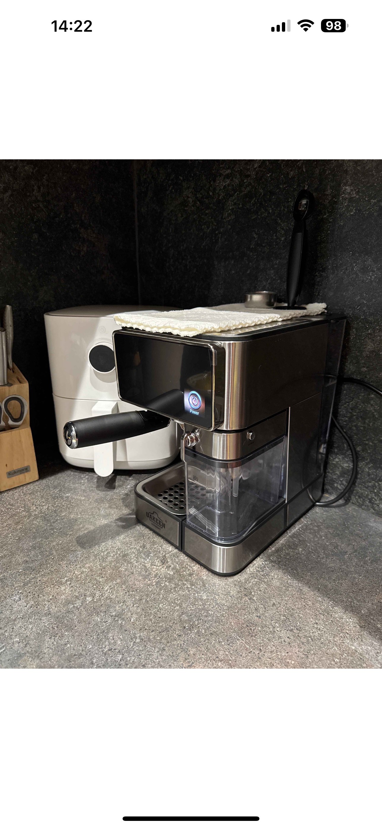 Kofe mashina UAKEEN GERMANY avtomatik kapuchinatorli, 20 bar bosim, 1350 vt quvvat