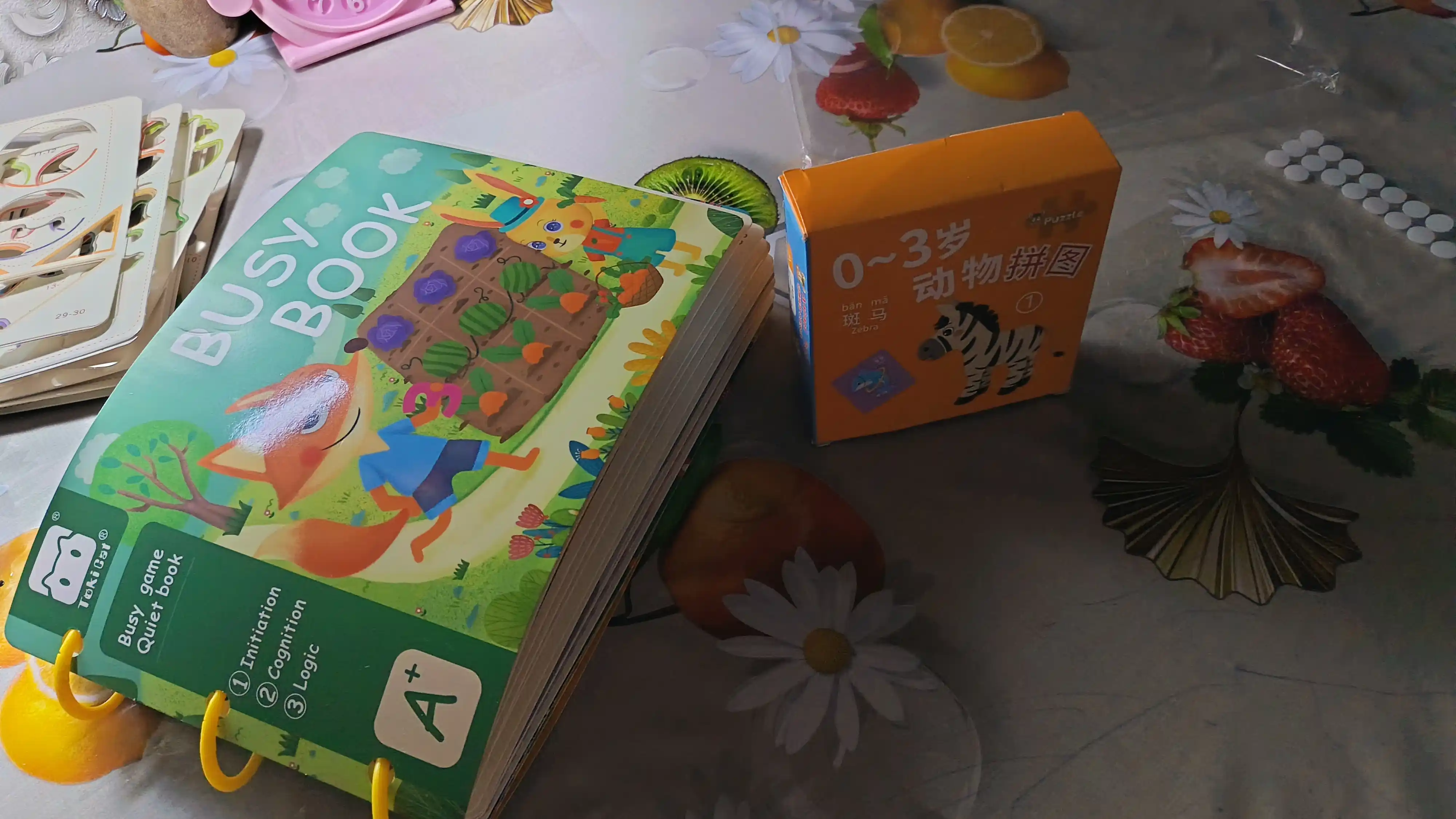 Развивающая книжка для детей BusyBook, Монтессори, липкий Бизибук на липучке