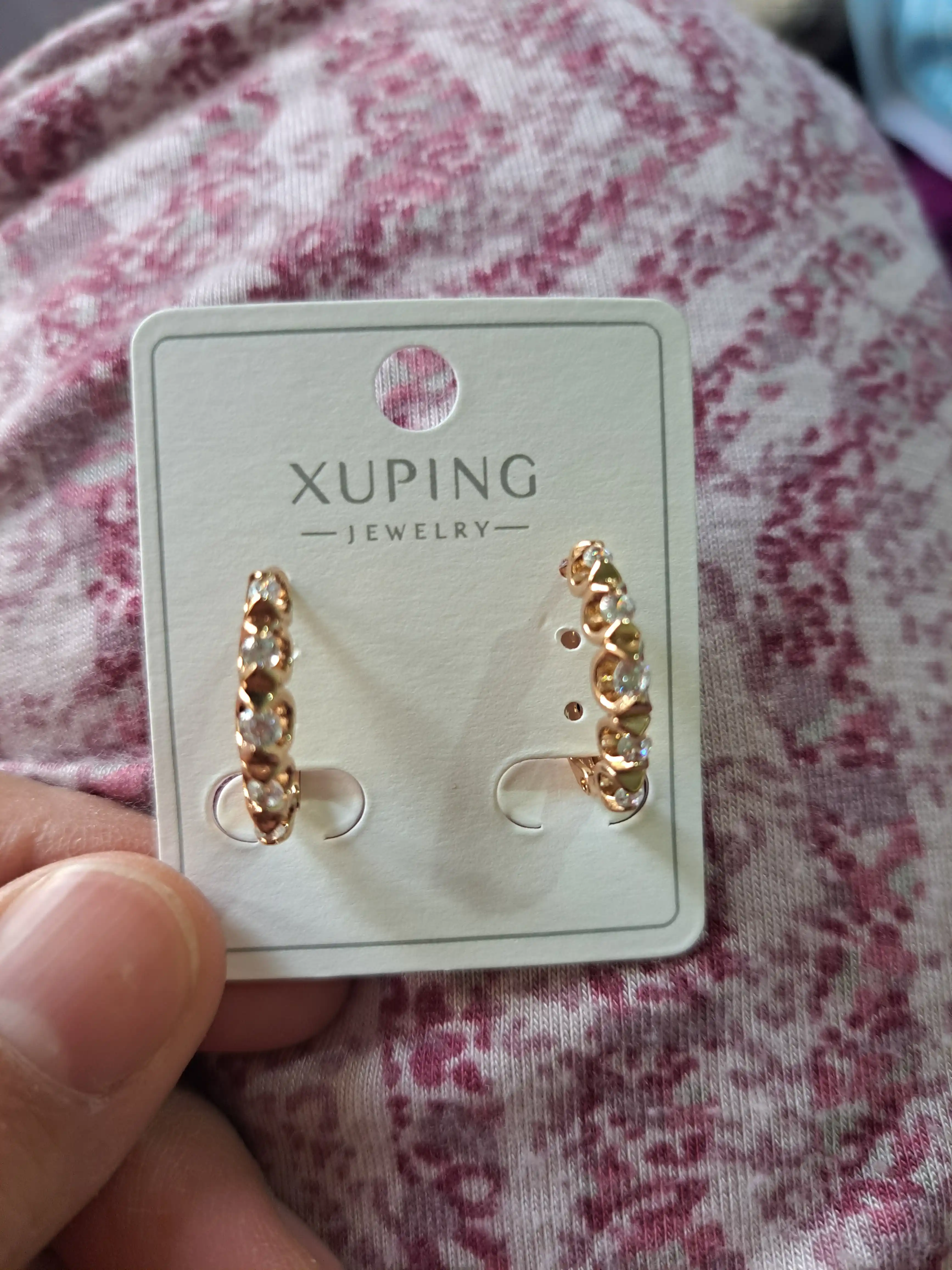 Xuping brendining oltin rangli ayollar ziraklari