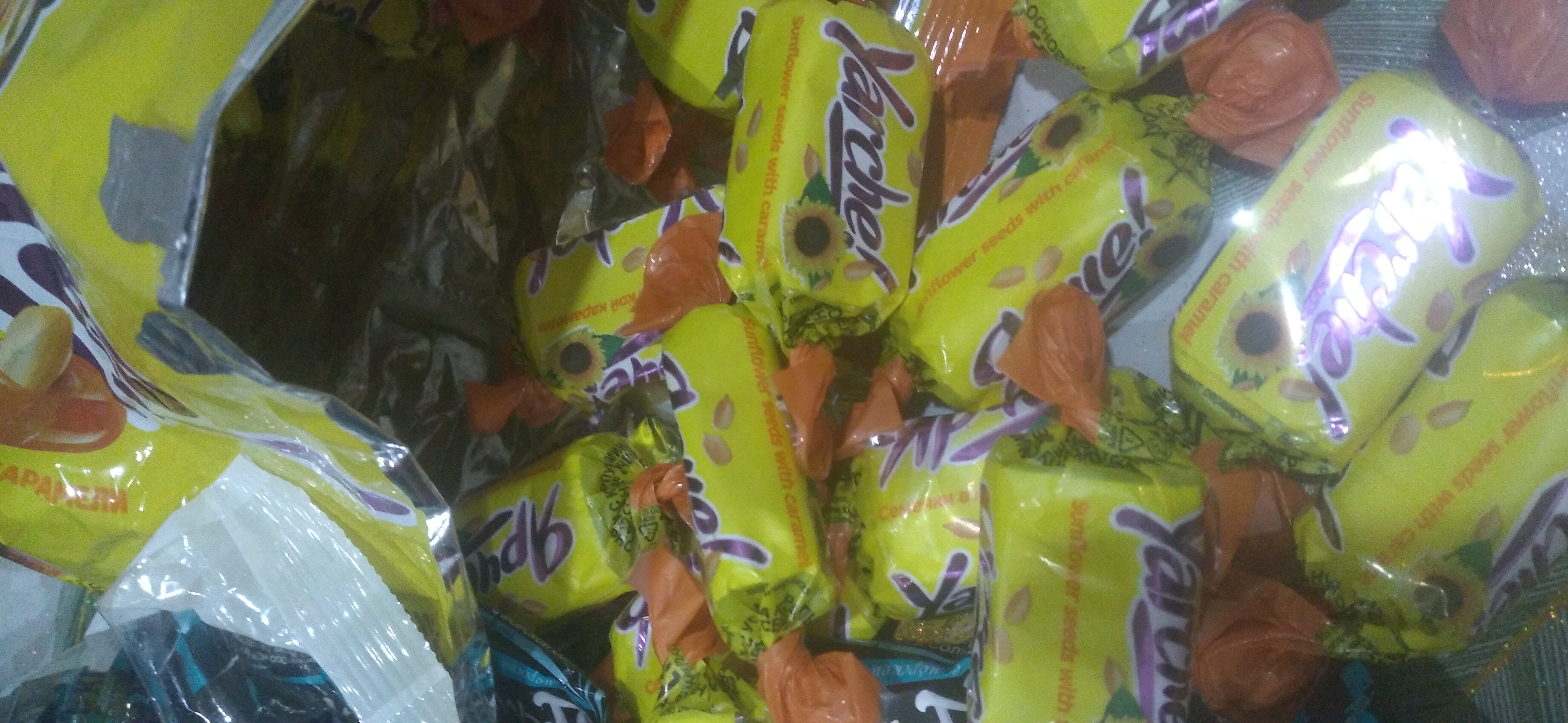 Konfetalar Ярче, kungaboqar urug'lari bilan, 500 gr