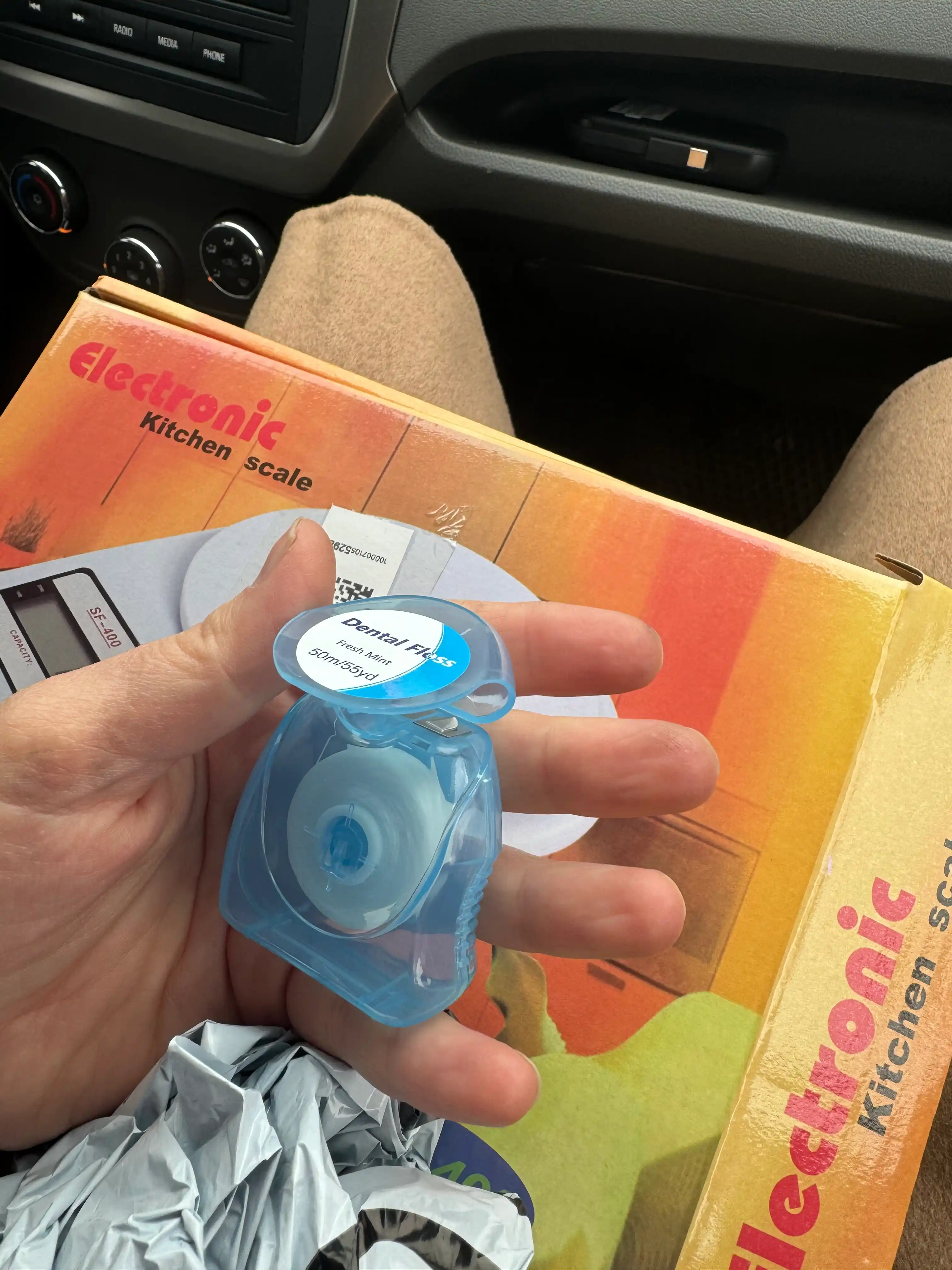 Зубная нить Dental floss, вощеная, мятная, уход за полостью рта, 50 м