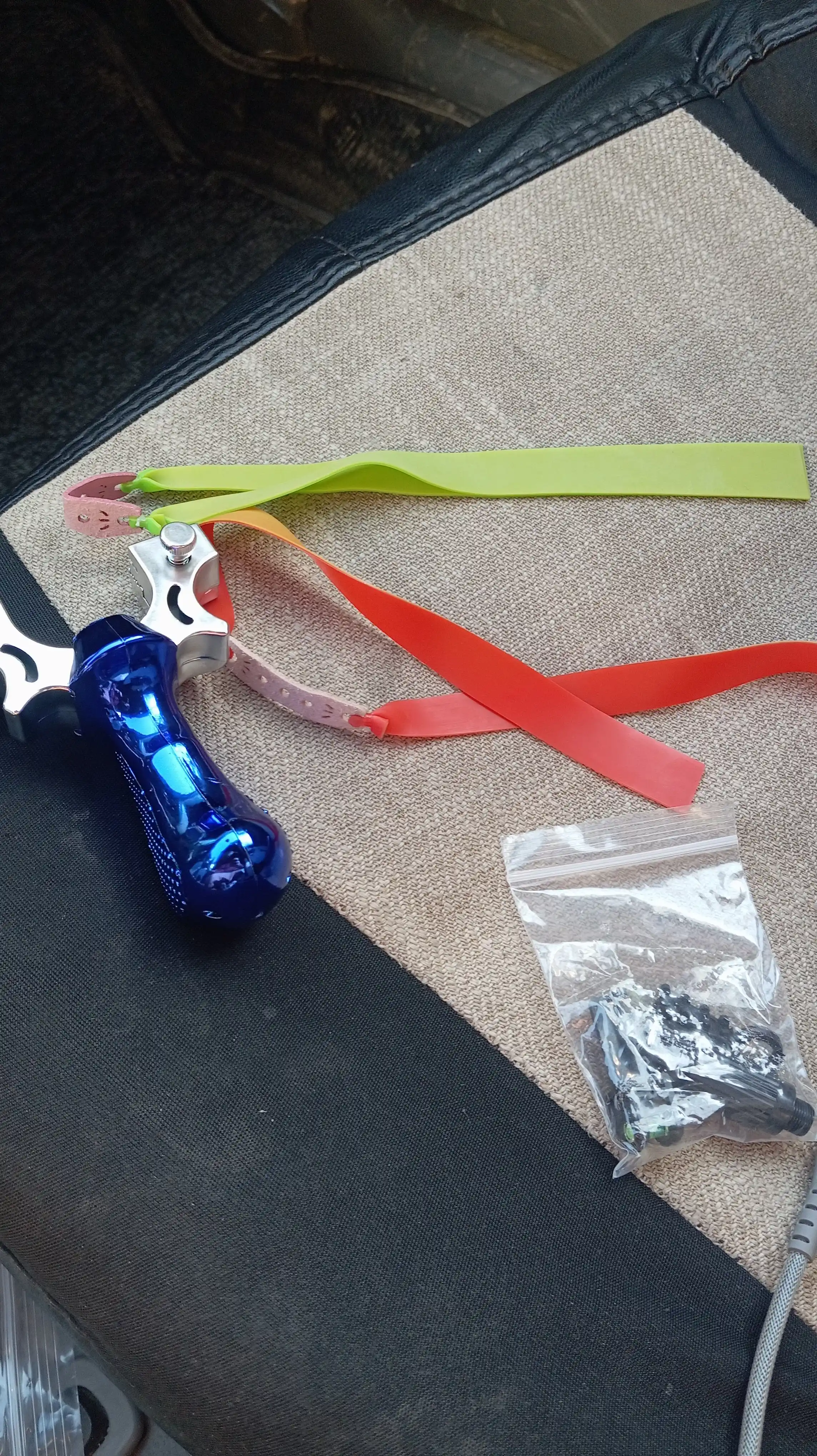 Baliq ovlash va o'yin-kulgi uchun anatomik sport slingshot