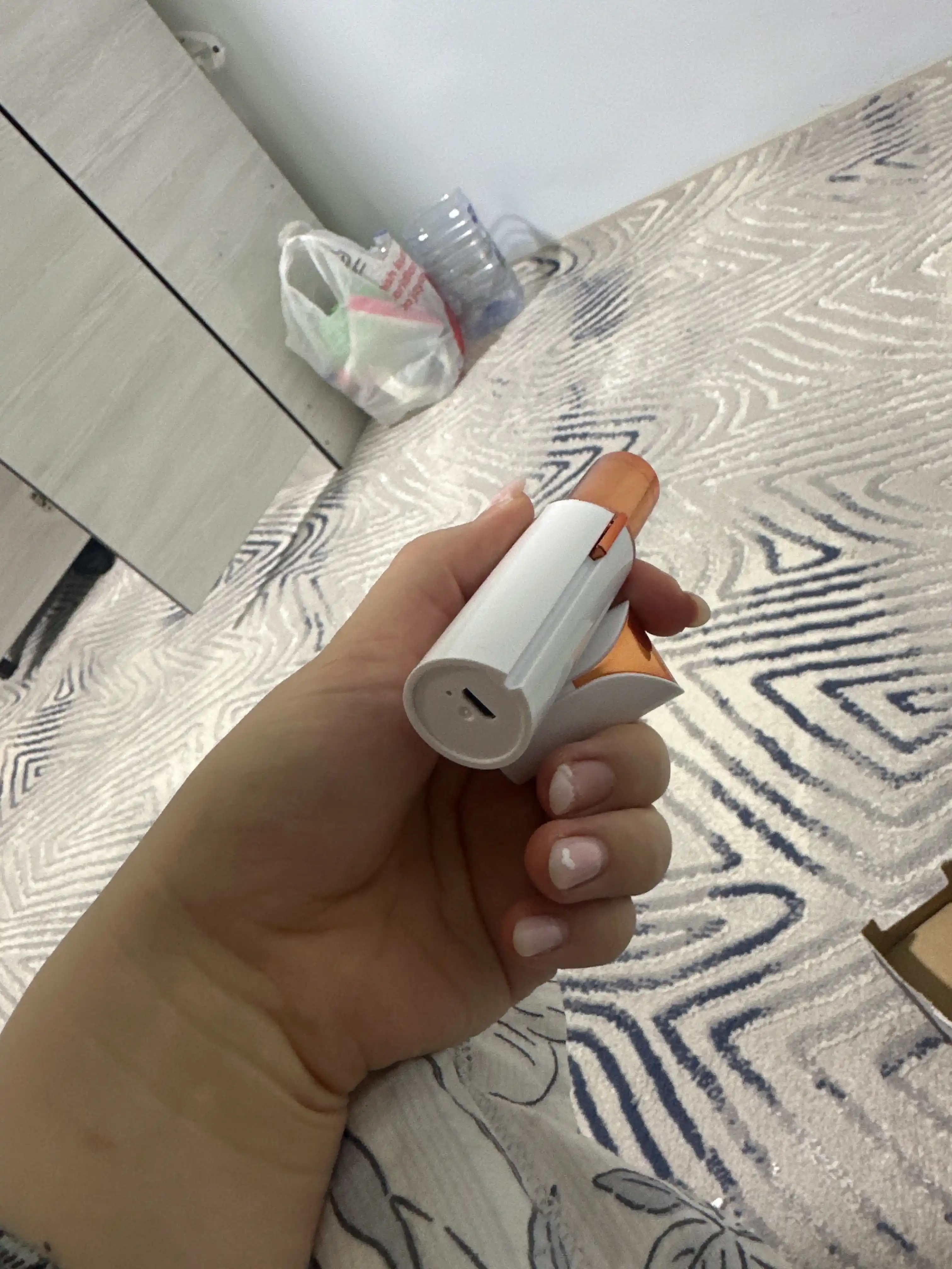 Ayol ustarasi, nozik teri uchun ustara, qalin yuz tuklarini olib tashlash uchun ideal