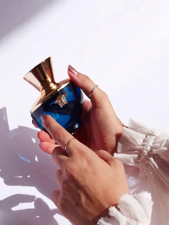 Erkaklar va ayollar uchun Versage Dylan Blue Pour Femme parfumlangan suvi - 