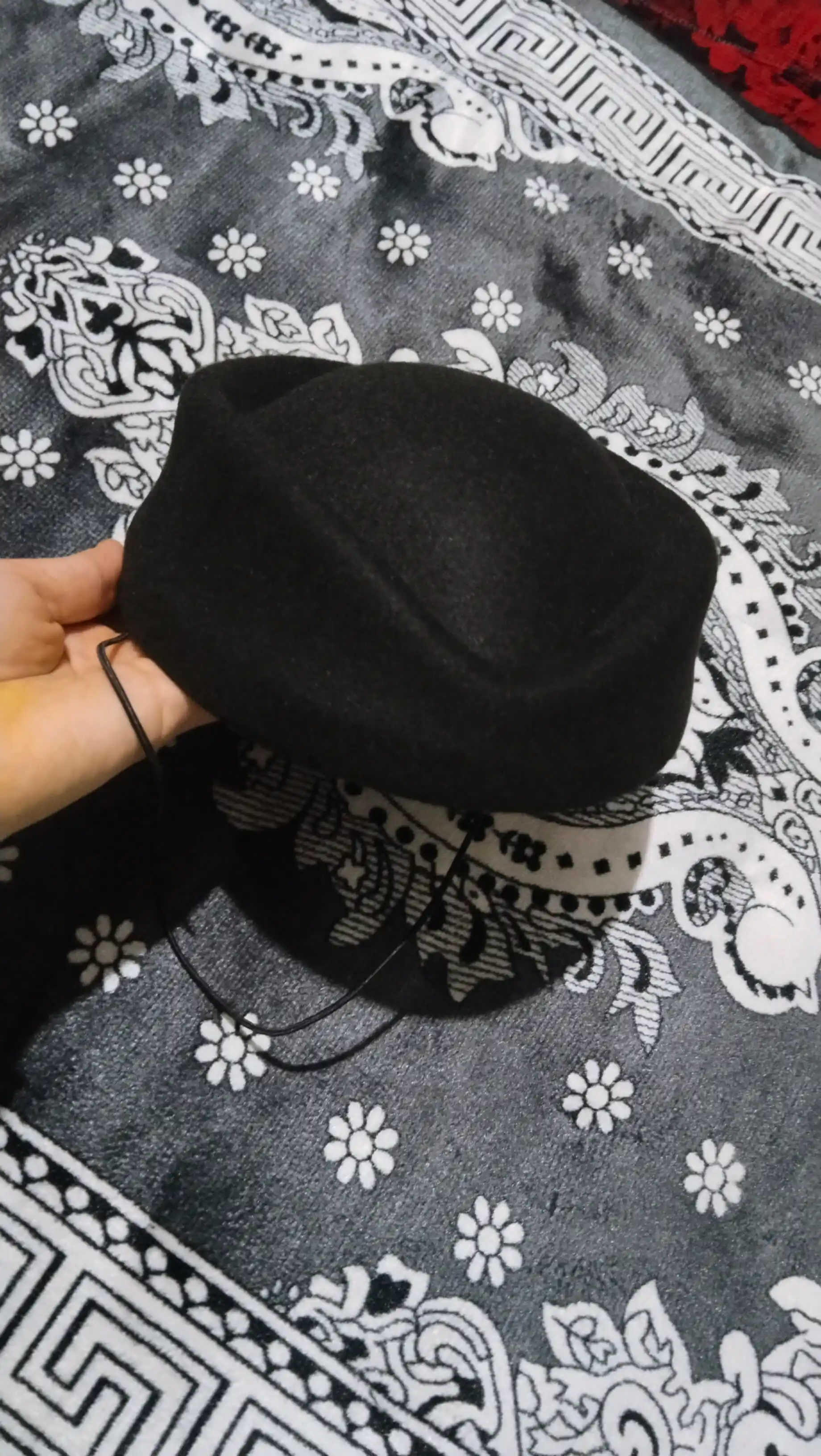 Ayollar uchun bosh kiyim, baret, qishki shapka, stilniy shapka