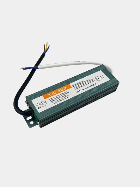 Svetodiod drayver DC 12V 60W IP67, suv va changdan himoyalangan