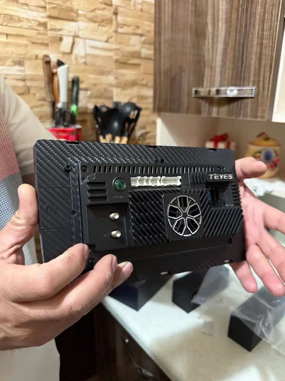 Автомонитор Teyes CC3L 4G+Wi-Fi, 9.0", 10.2", 4+32ГБ, 4+64ГБ, со штекером