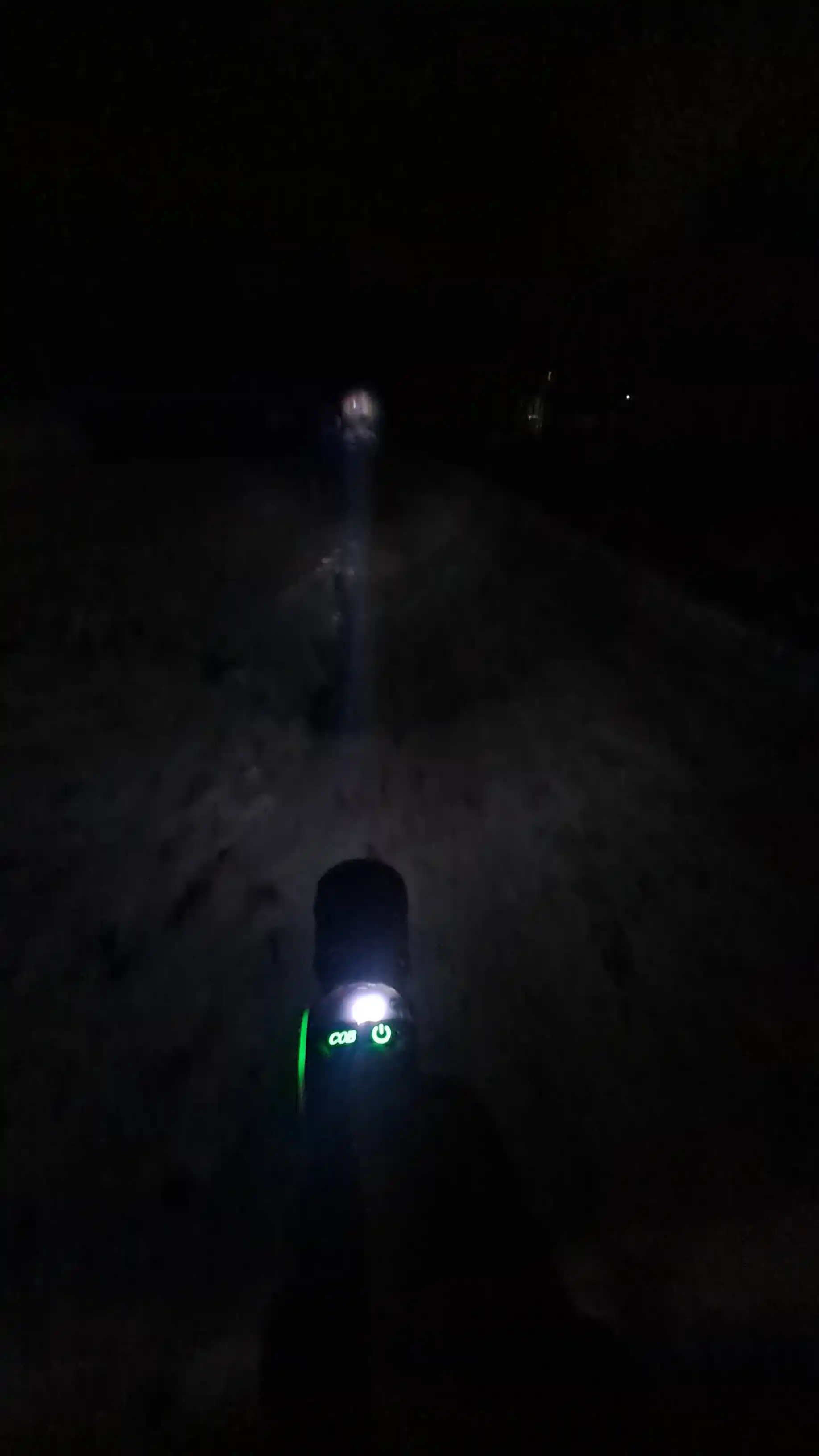 Qo‘l fonar LED, 5 rejim, PowerBank funksiyasi bilan