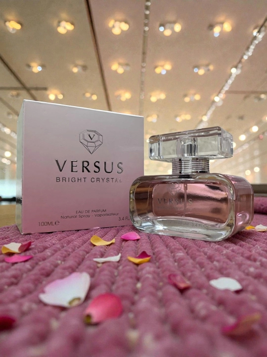 VERSUS BRIGHT CRYSTAL parfyumlangan suvi, ayollar uchun, gul-meva ifori