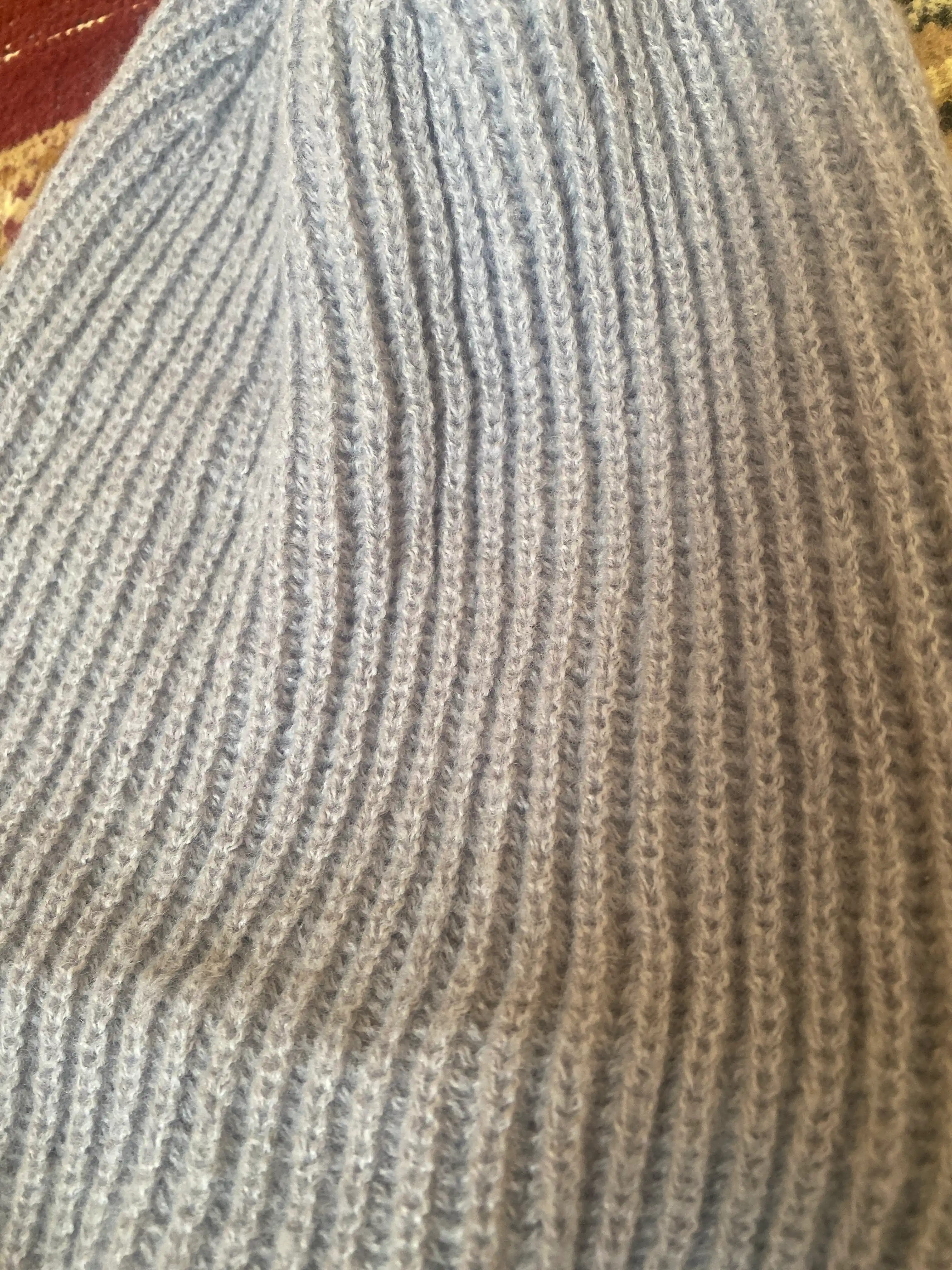 Женская шапка — тёплая, мягкая, в стиле «beanie»