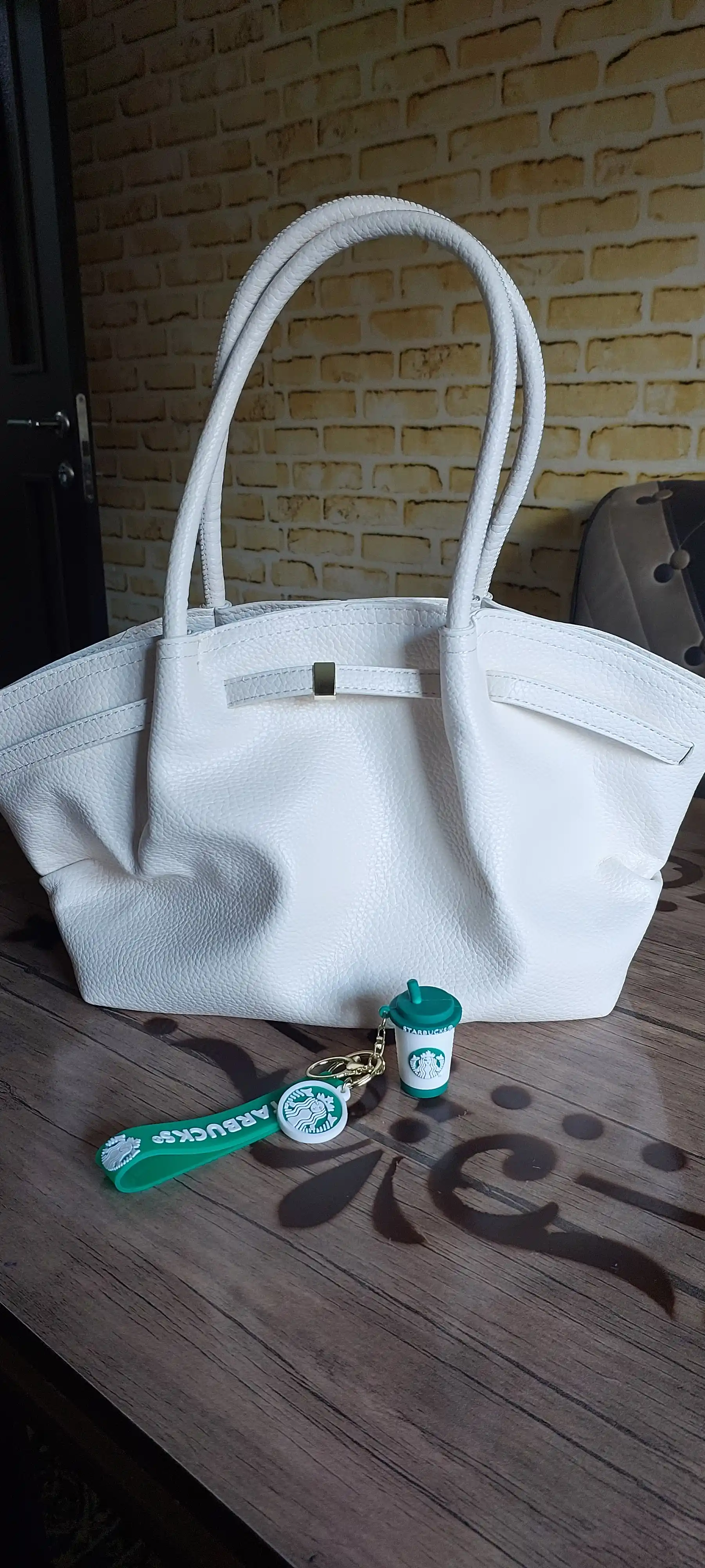 Ayollar sumkasi, katta, shopper, o‘qish uchun, A4 formatda